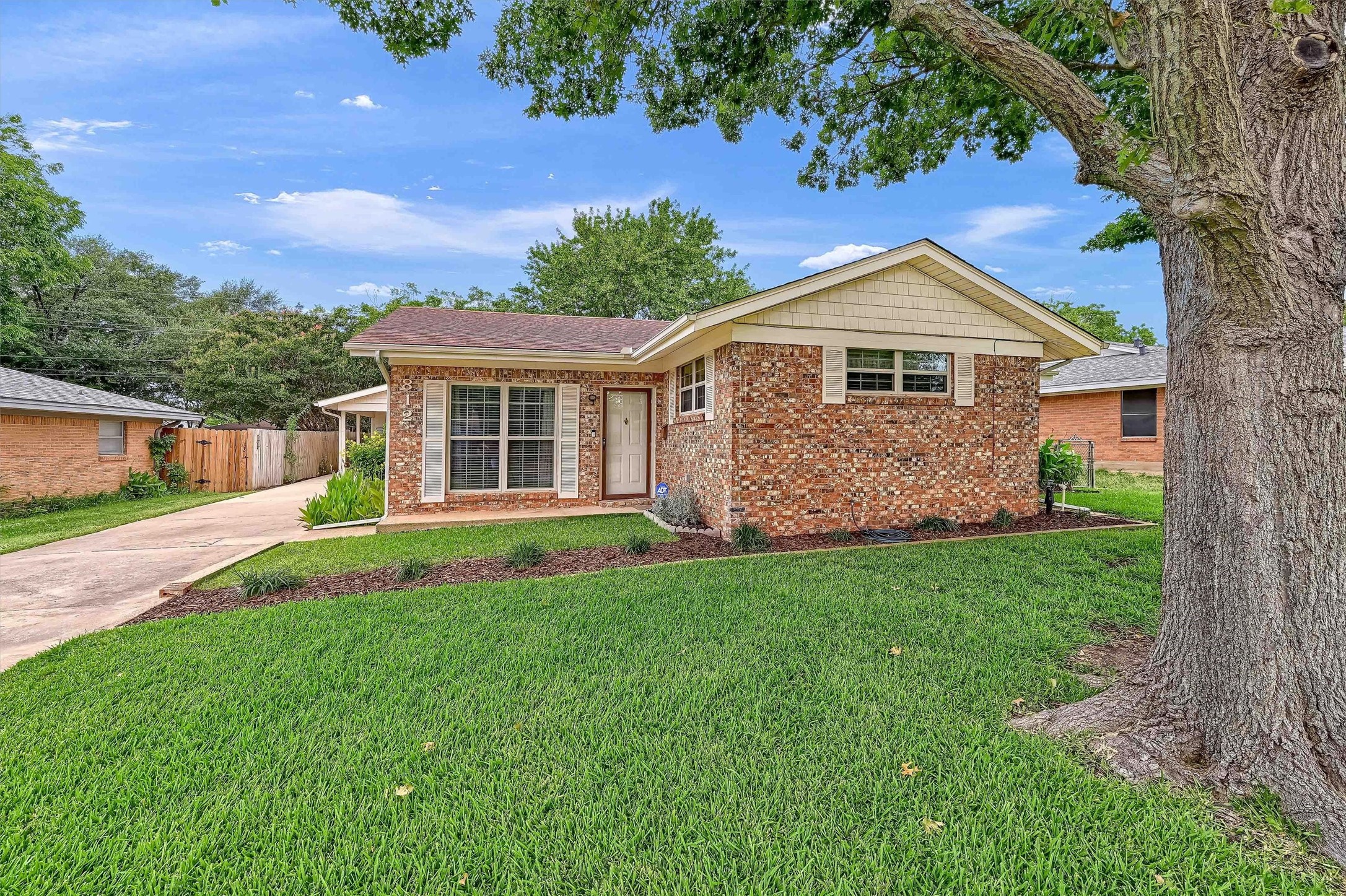 812 Holiday Drive Sherman TX 75090