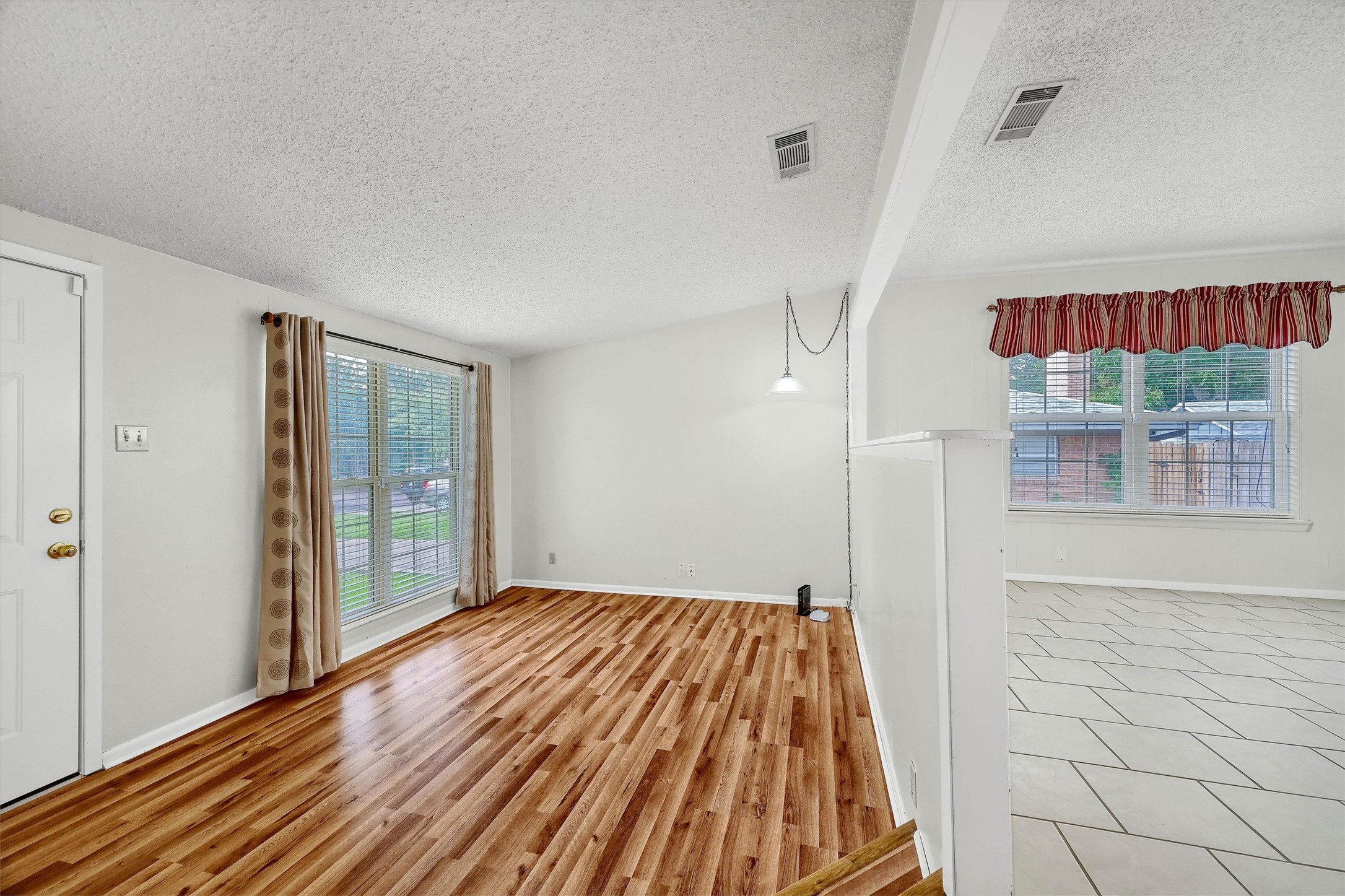 812 Holiday Drive Sherman TX 75090