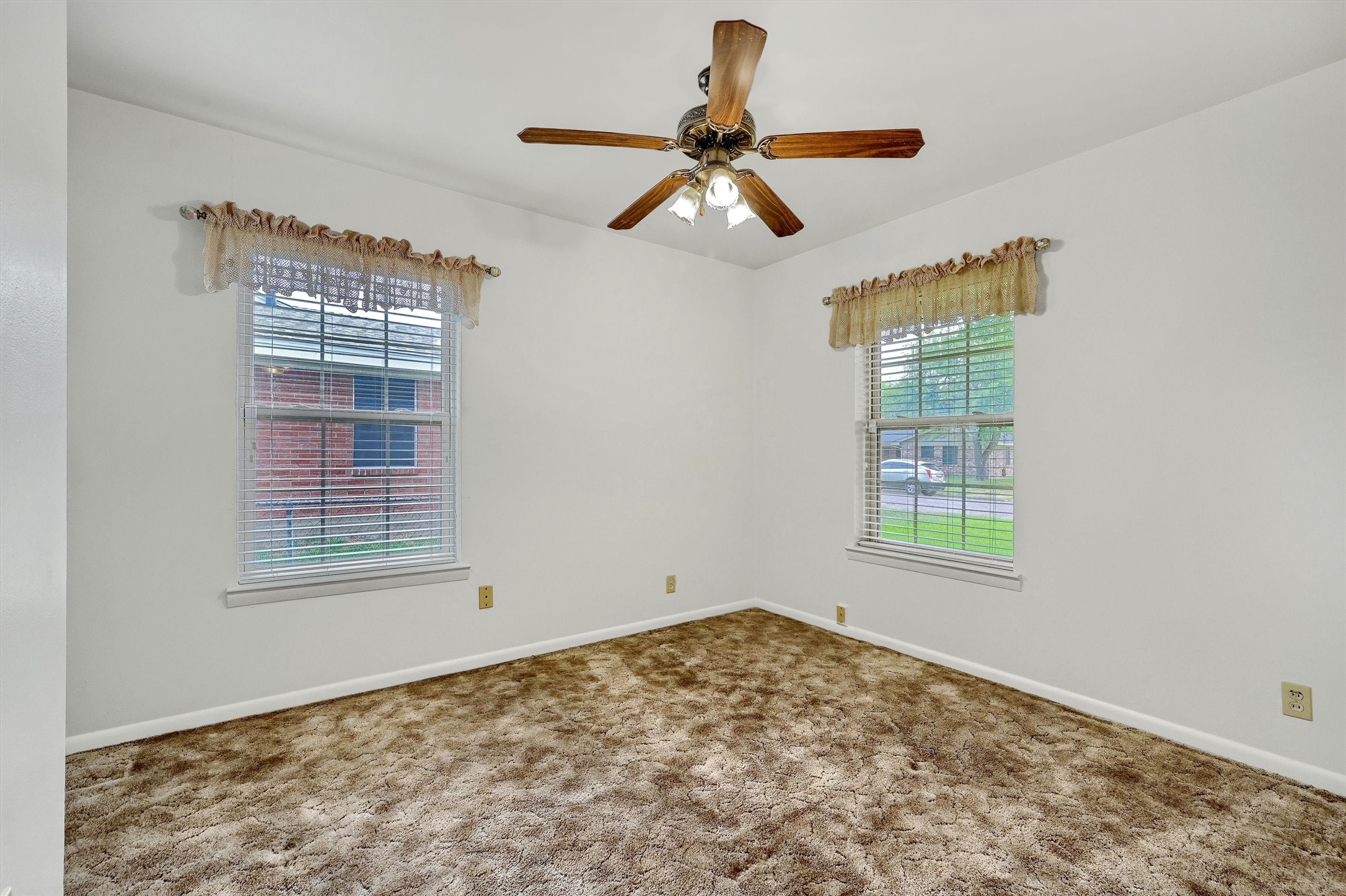 812 Holiday Drive Sherman TX 75090