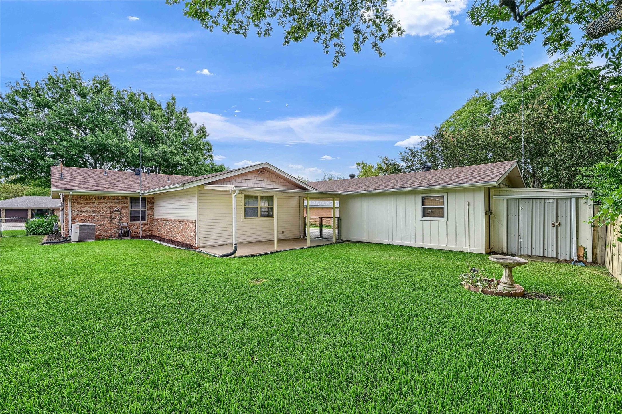 812 Holiday Drive Sherman TX 75090