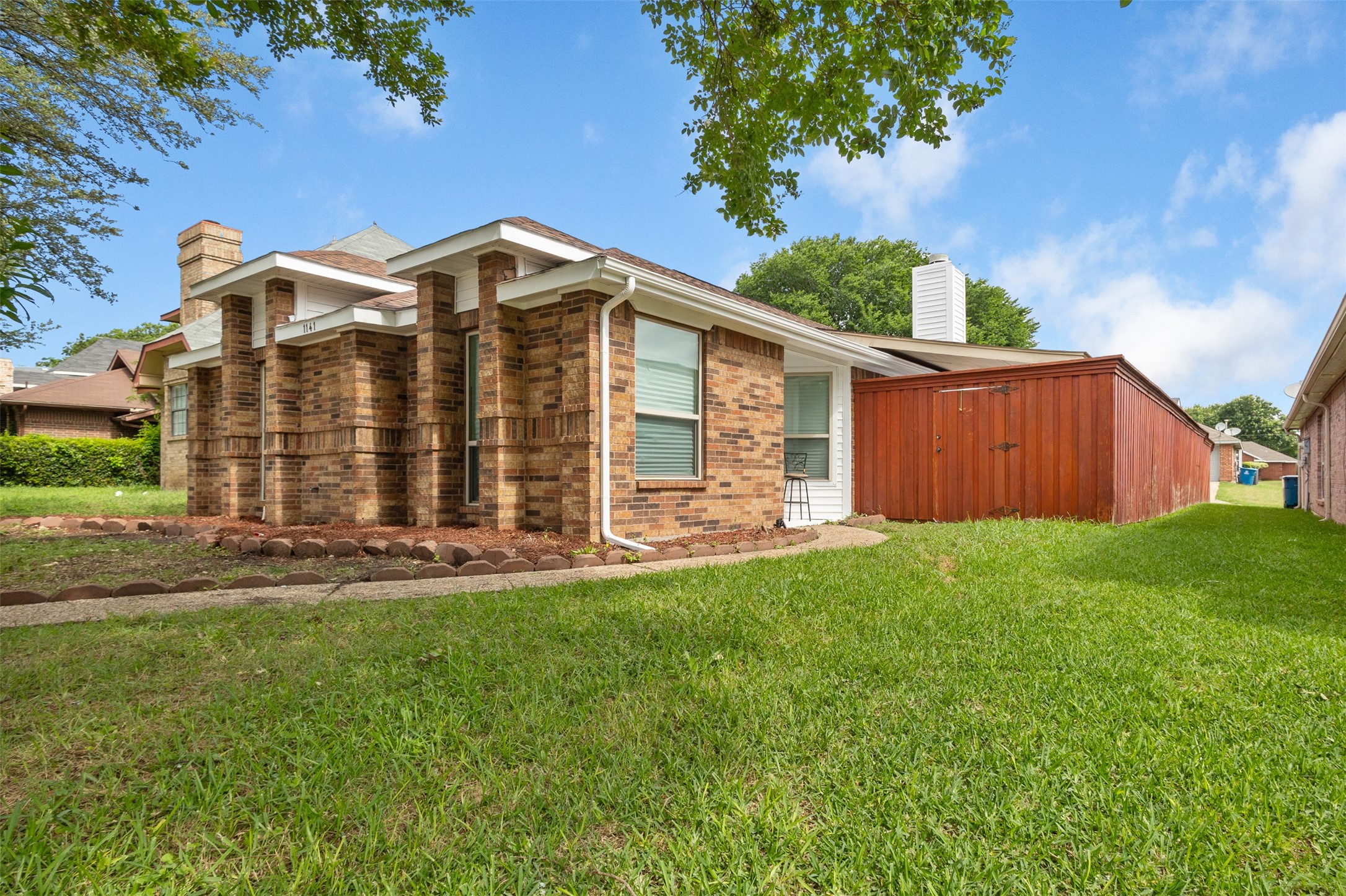 1141 Southpointe Drive Desoto TX 75115