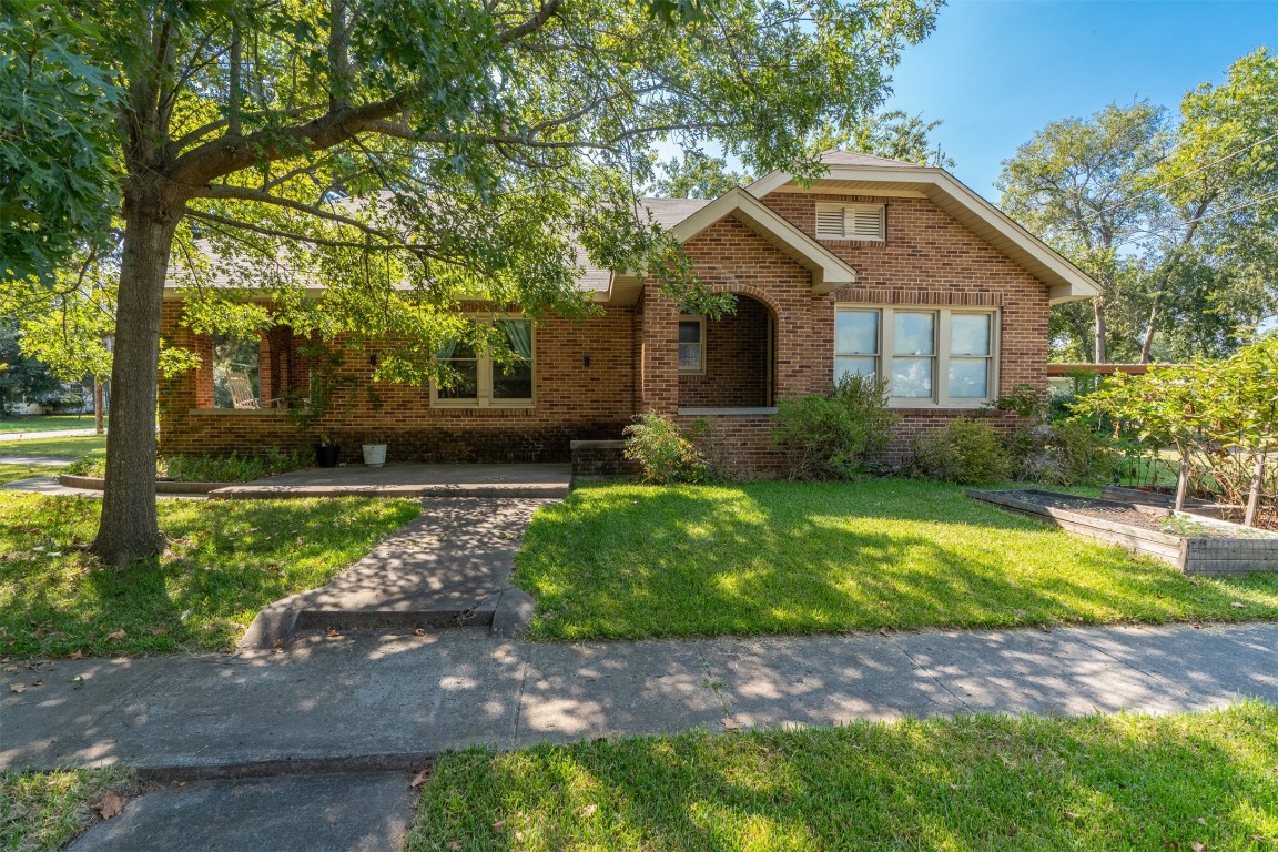 2304 Walworth Street Greenville TX 75401