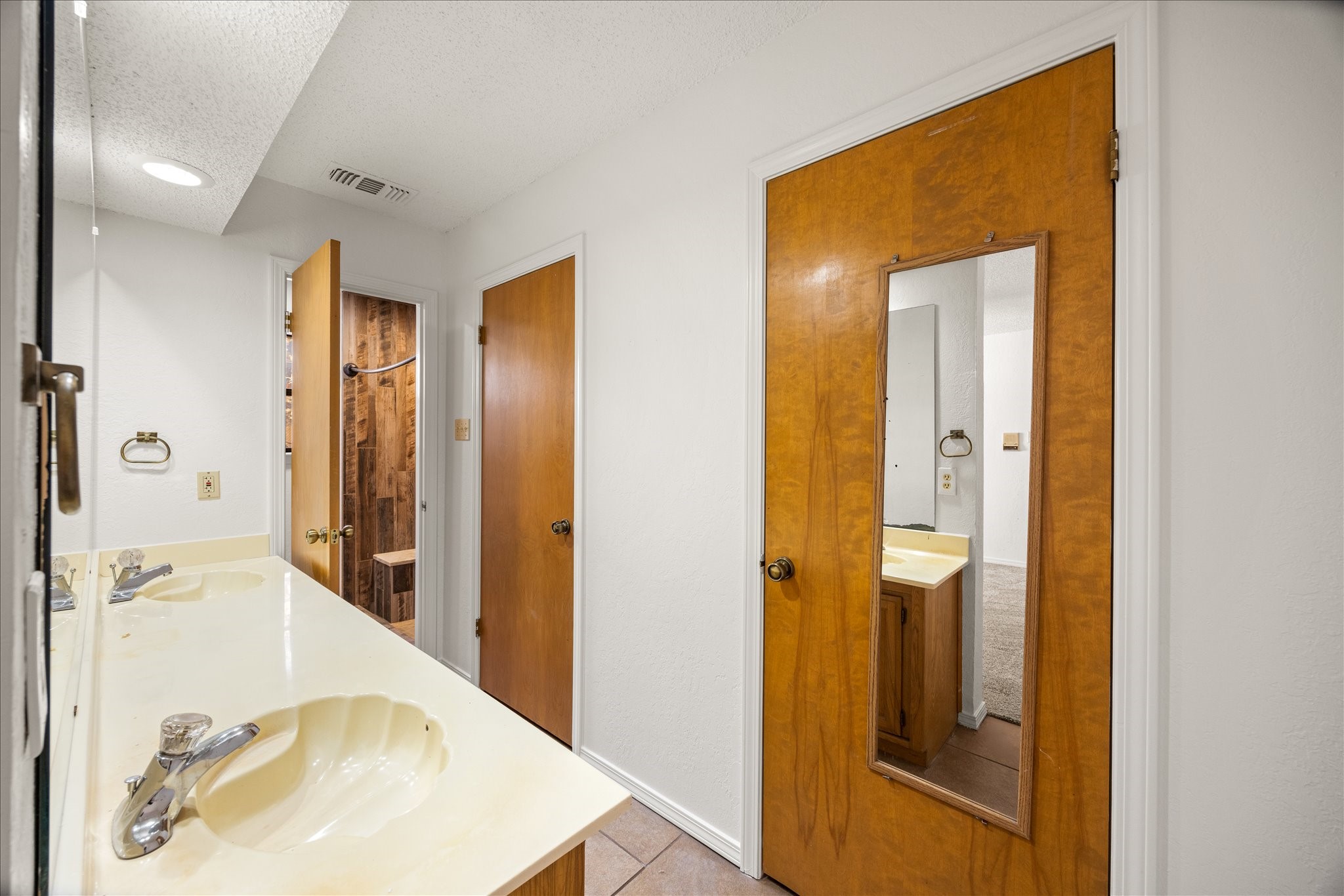 1113 Wood Ridge Drive Azle TX 76020