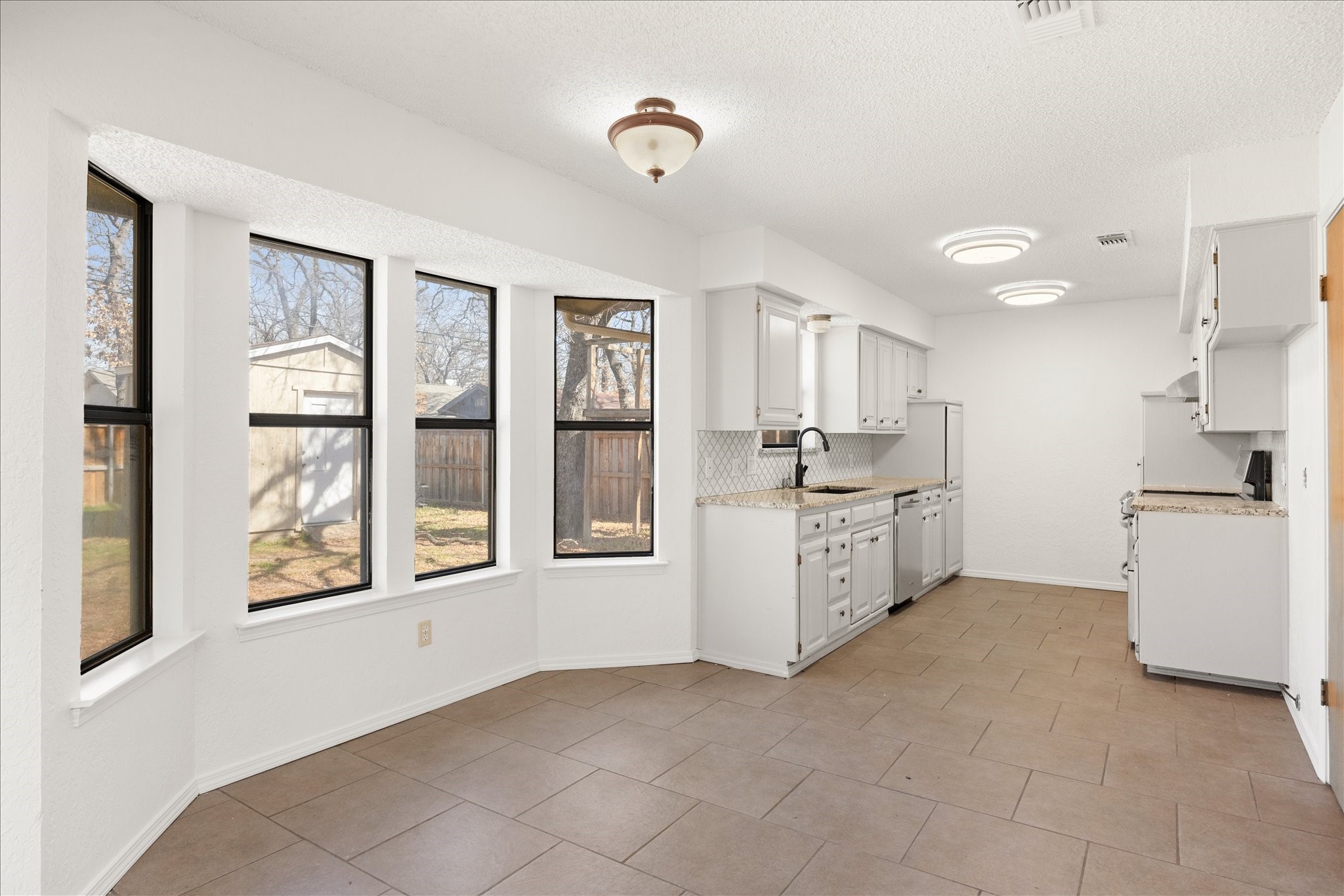 1113 Wood Ridge Drive Azle TX 76020