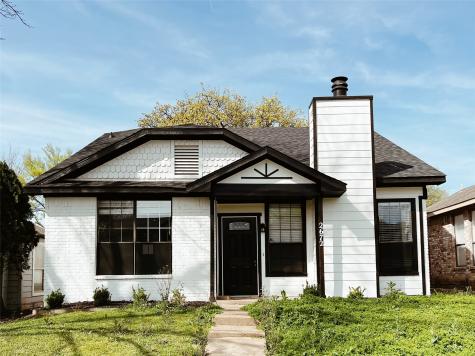2672 Clayton Oaks Drive Dallas TX 75227