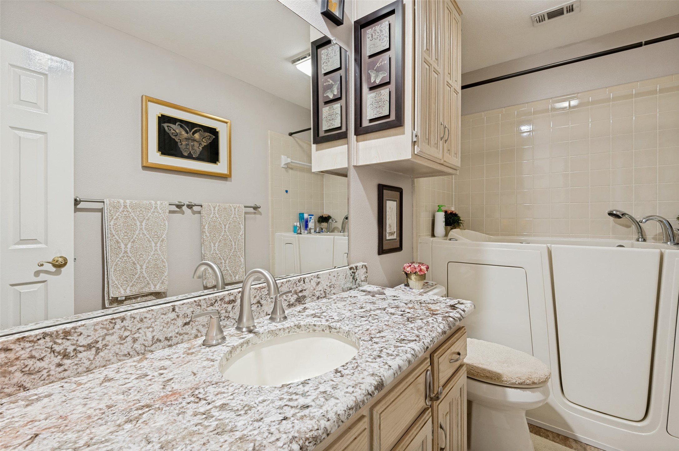 1212 Boardwalk Street Arlington TX 76011