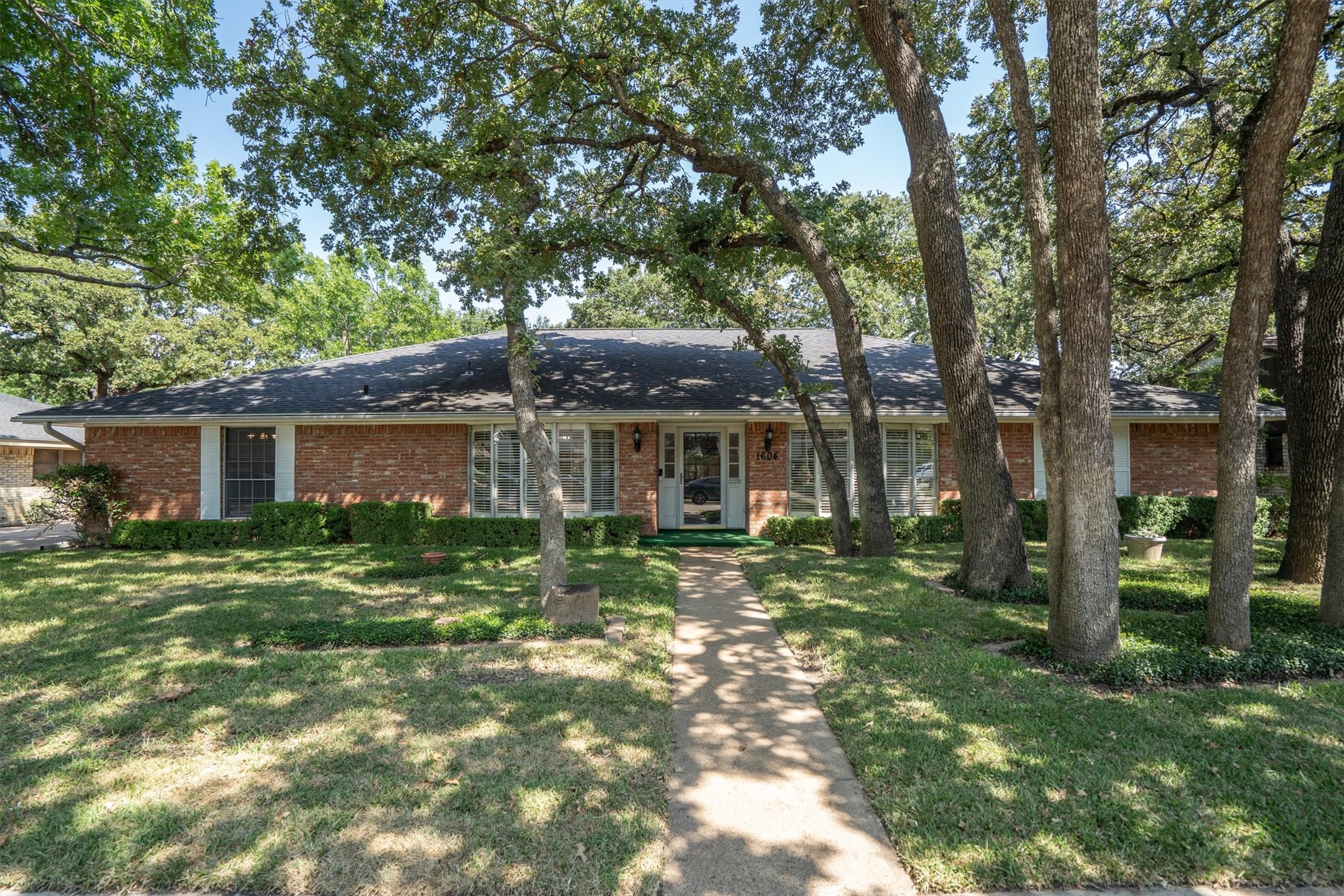 1604 Oak Meadow Drive Irving TX 75061