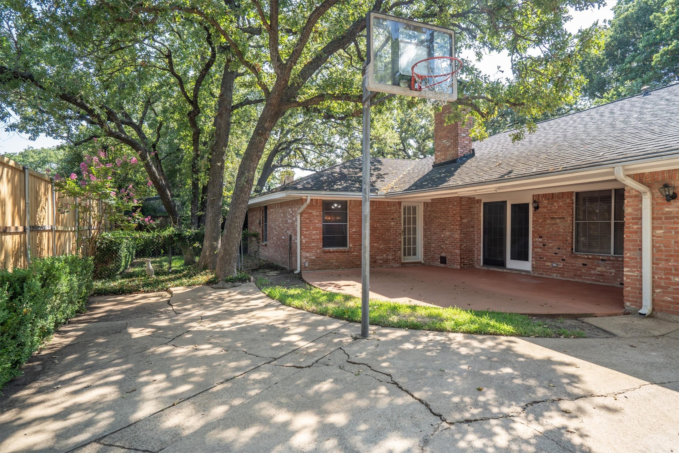 1604 Oak Meadow Drive Irving TX 75061