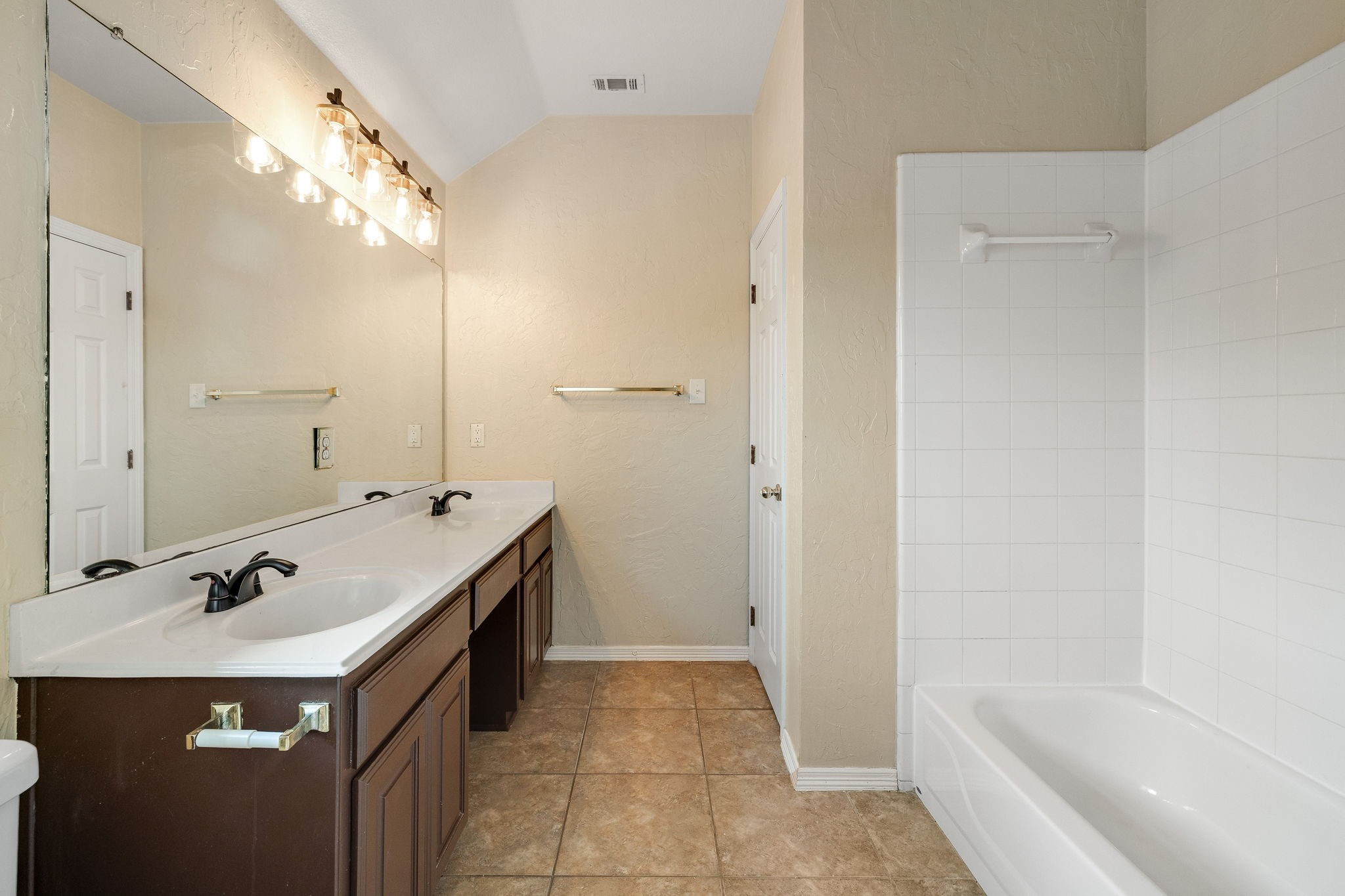 3152 Delaford Drive Carrollton TX 75007