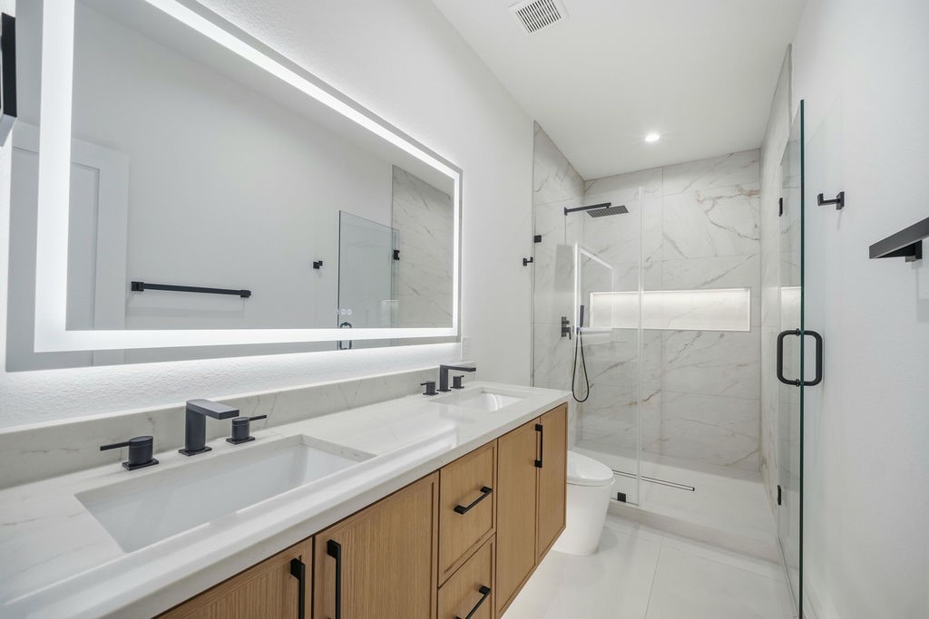 2334 Wycliff Avenue Dallas TX 75219