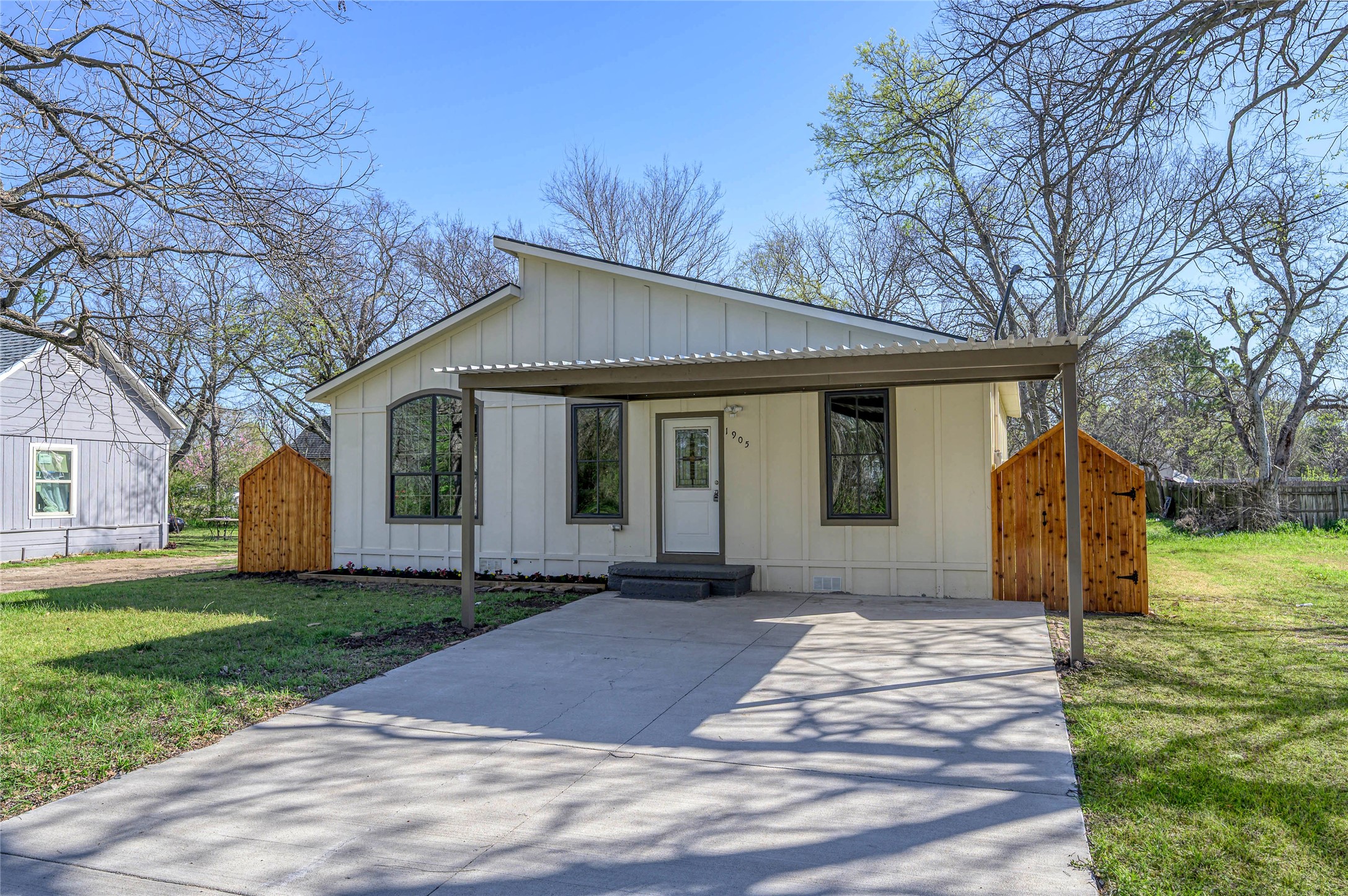 1905 S Walnut Street Sherman TX 75090