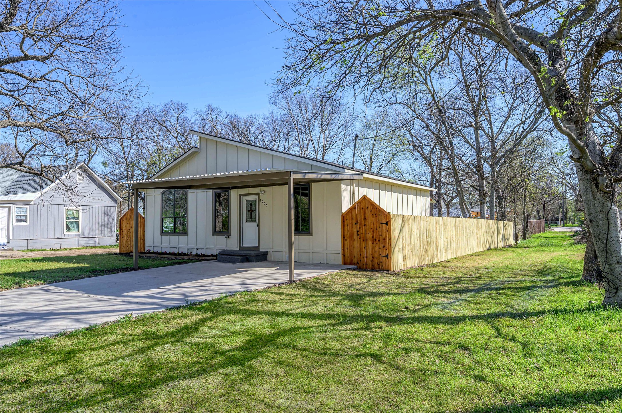 1905 S Walnut Street Sherman TX 75090