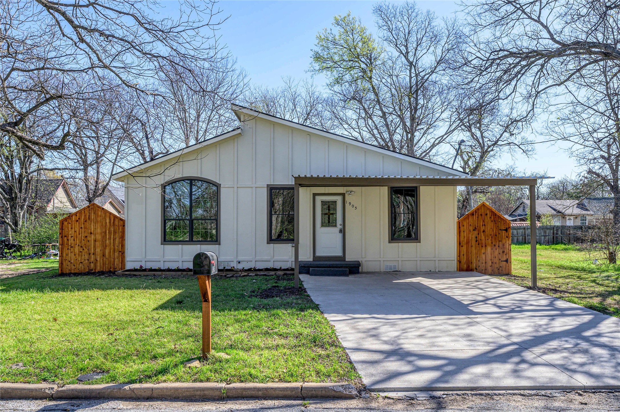 1905 S Walnut Street Sherman TX 75090