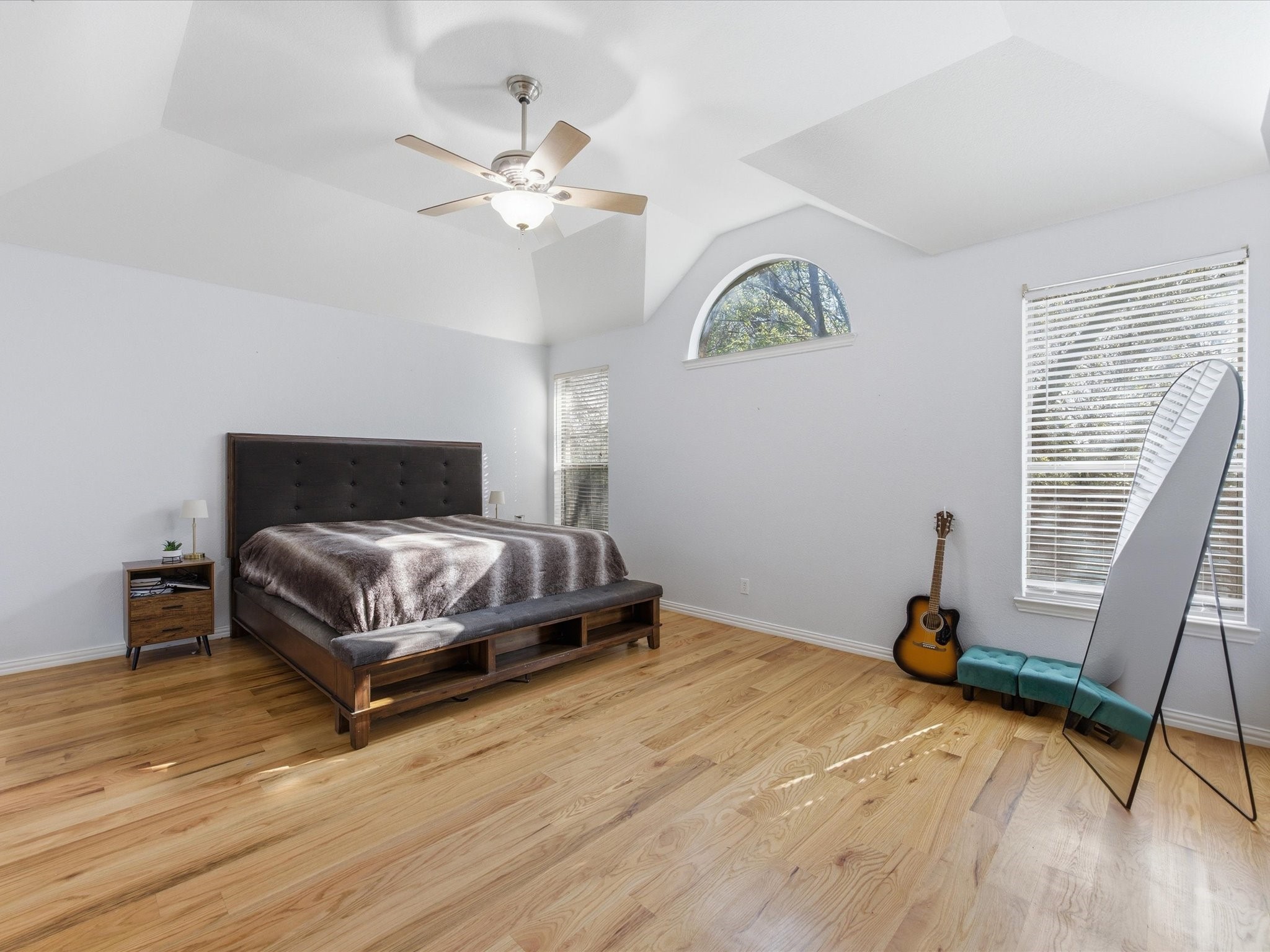 933 Oatlands Place Burleson TX 76028