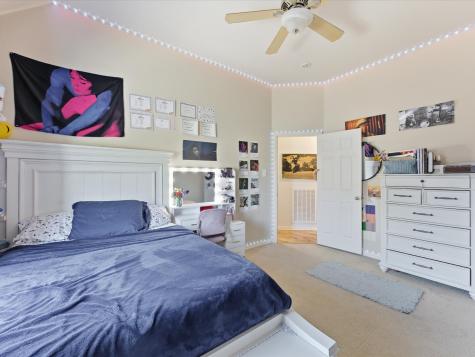 933 Oatlands Place Burleson TX 76028