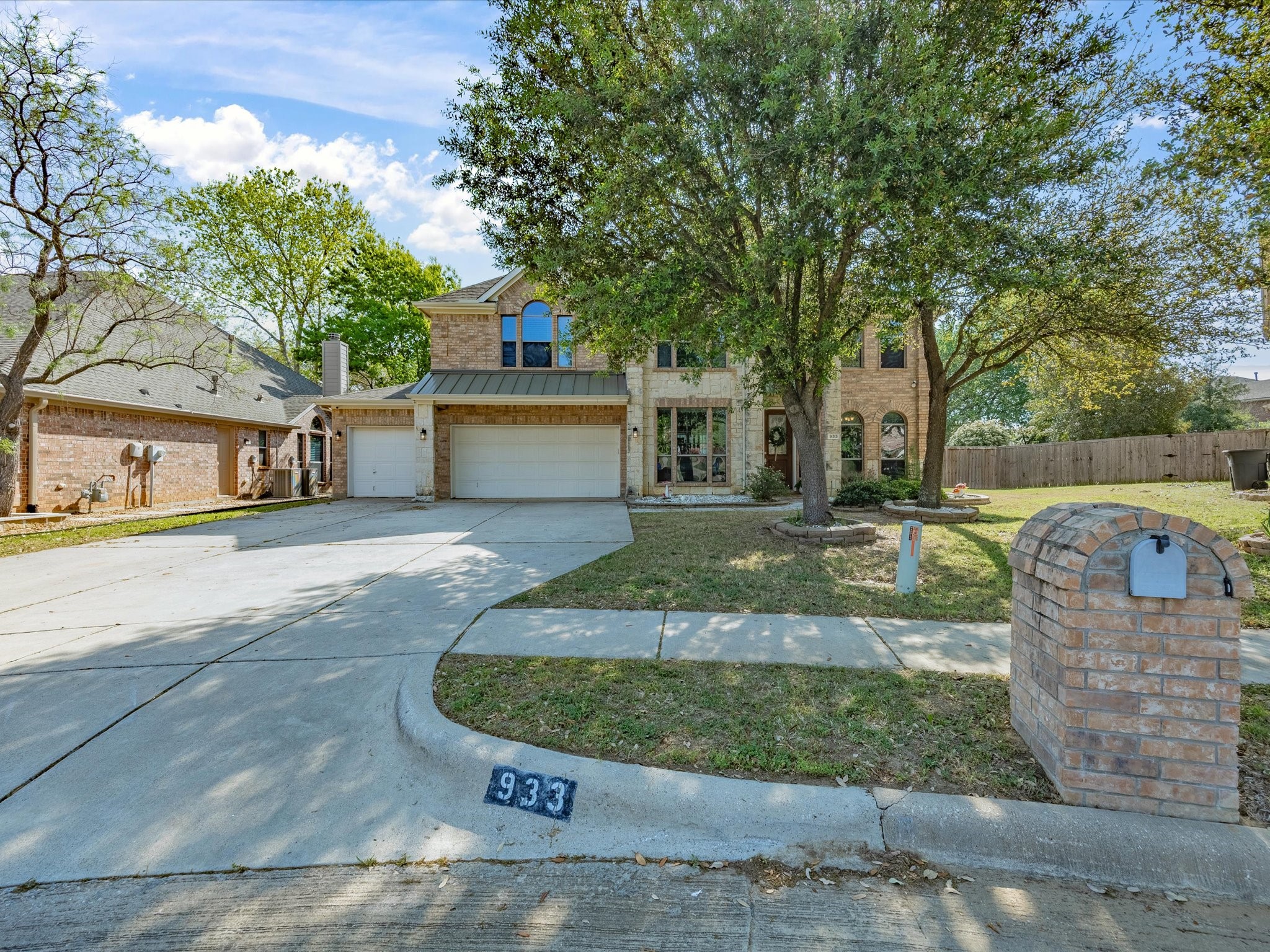 933 Oatlands Place Burleson TX 76028