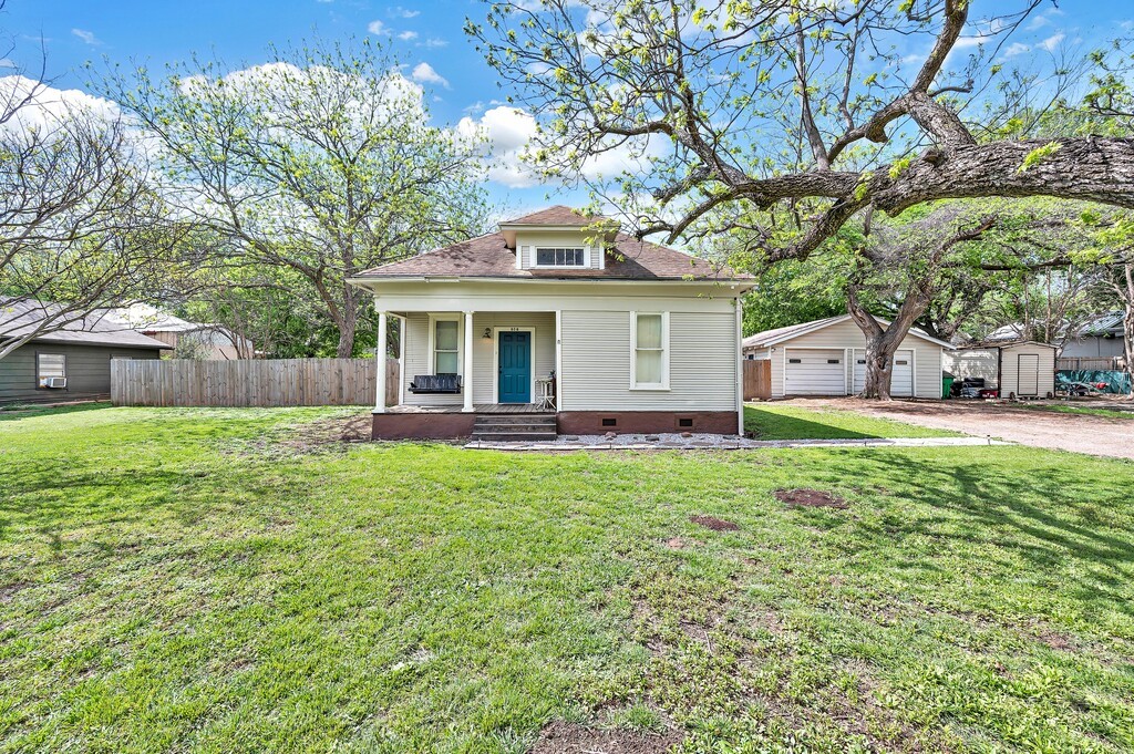 608 Avenue D Valley Mills TX 76689