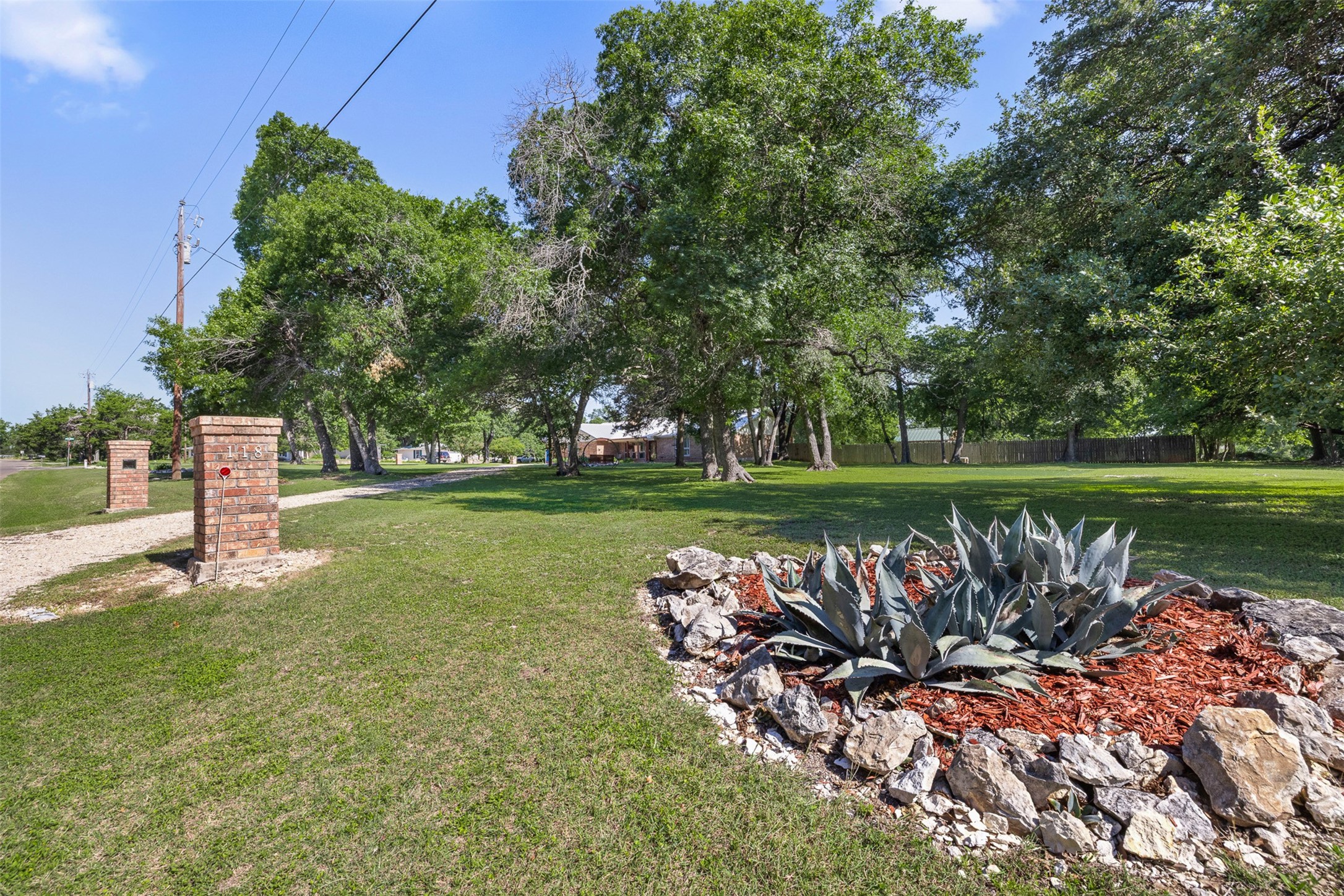 118 Deer Trail Bruceville TX 76630