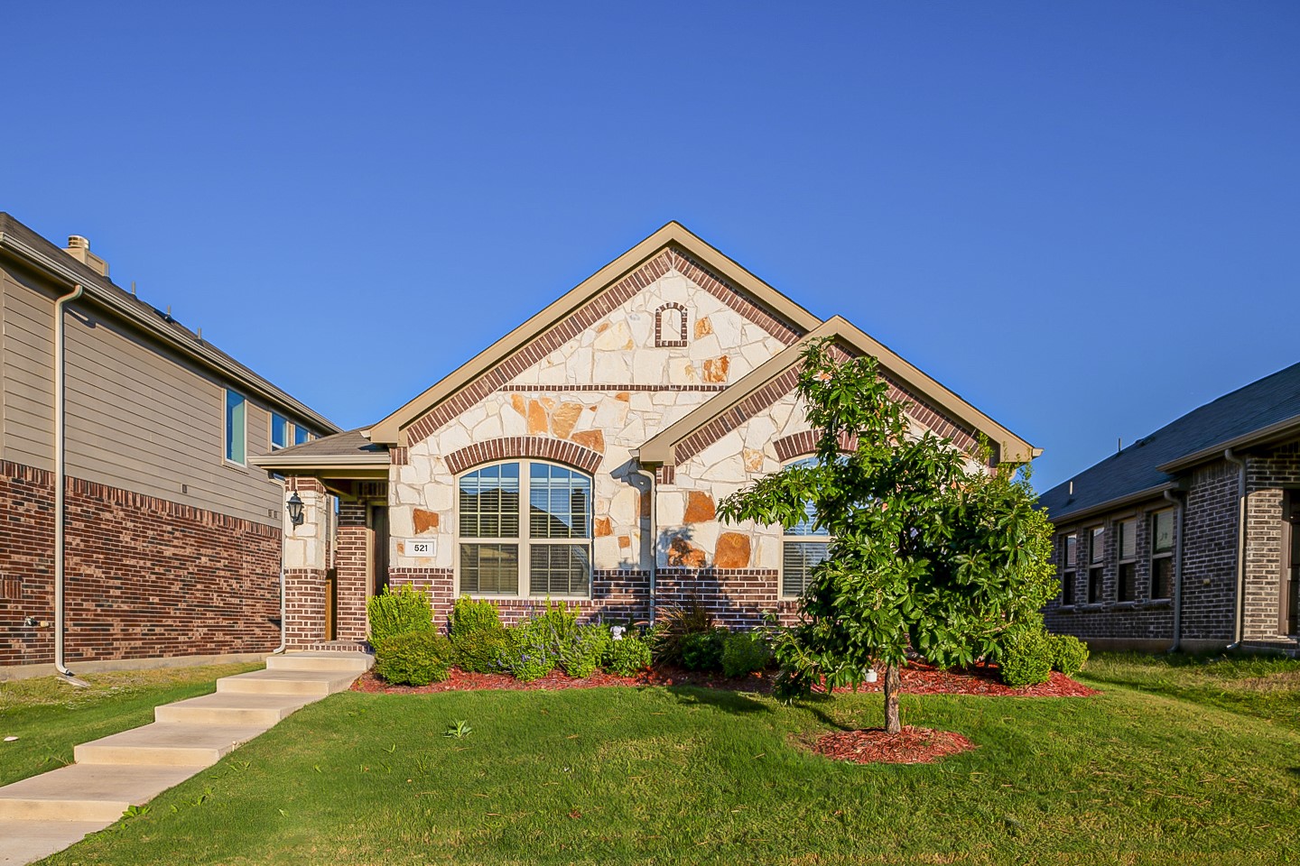 521 Crazy Horse Drive Aubrey TX 76227