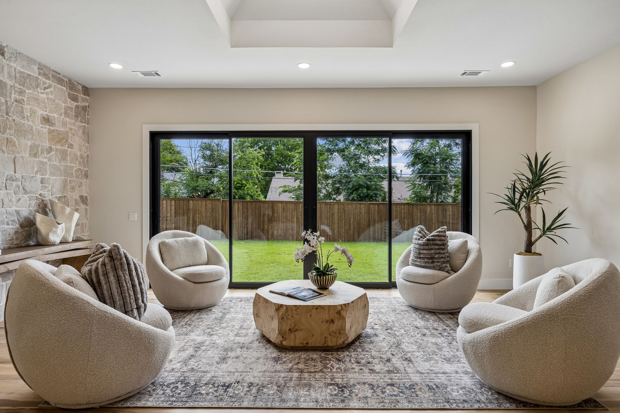 14214 Edgecrest Drive Dallas TX 75254