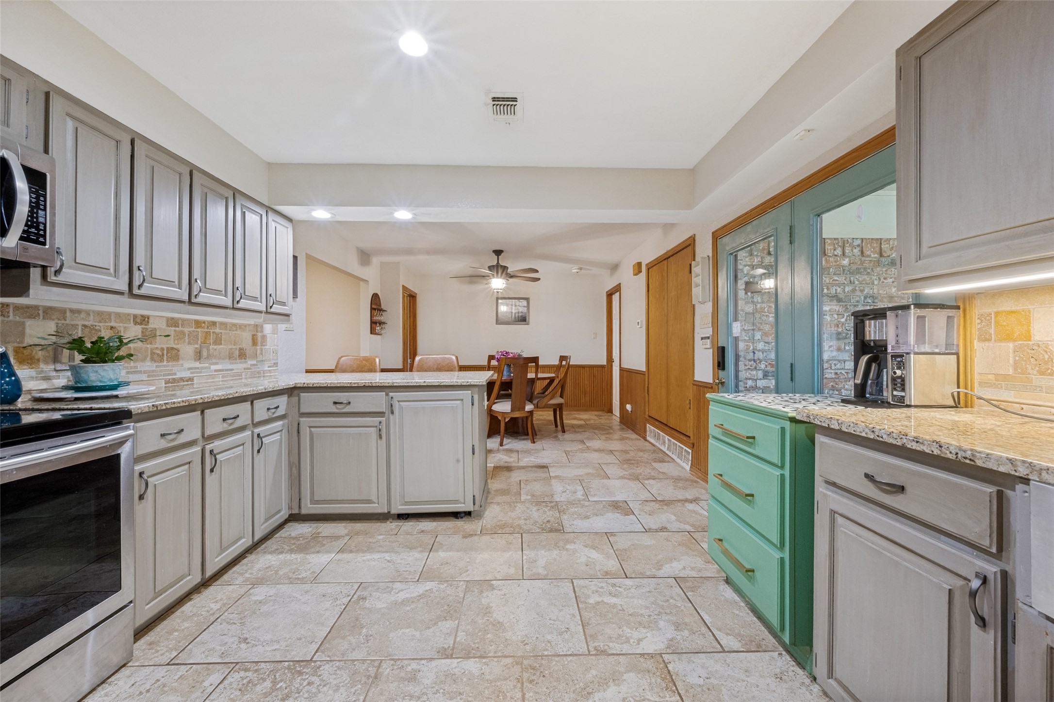 13647 Fm 407 Justin TX 76247