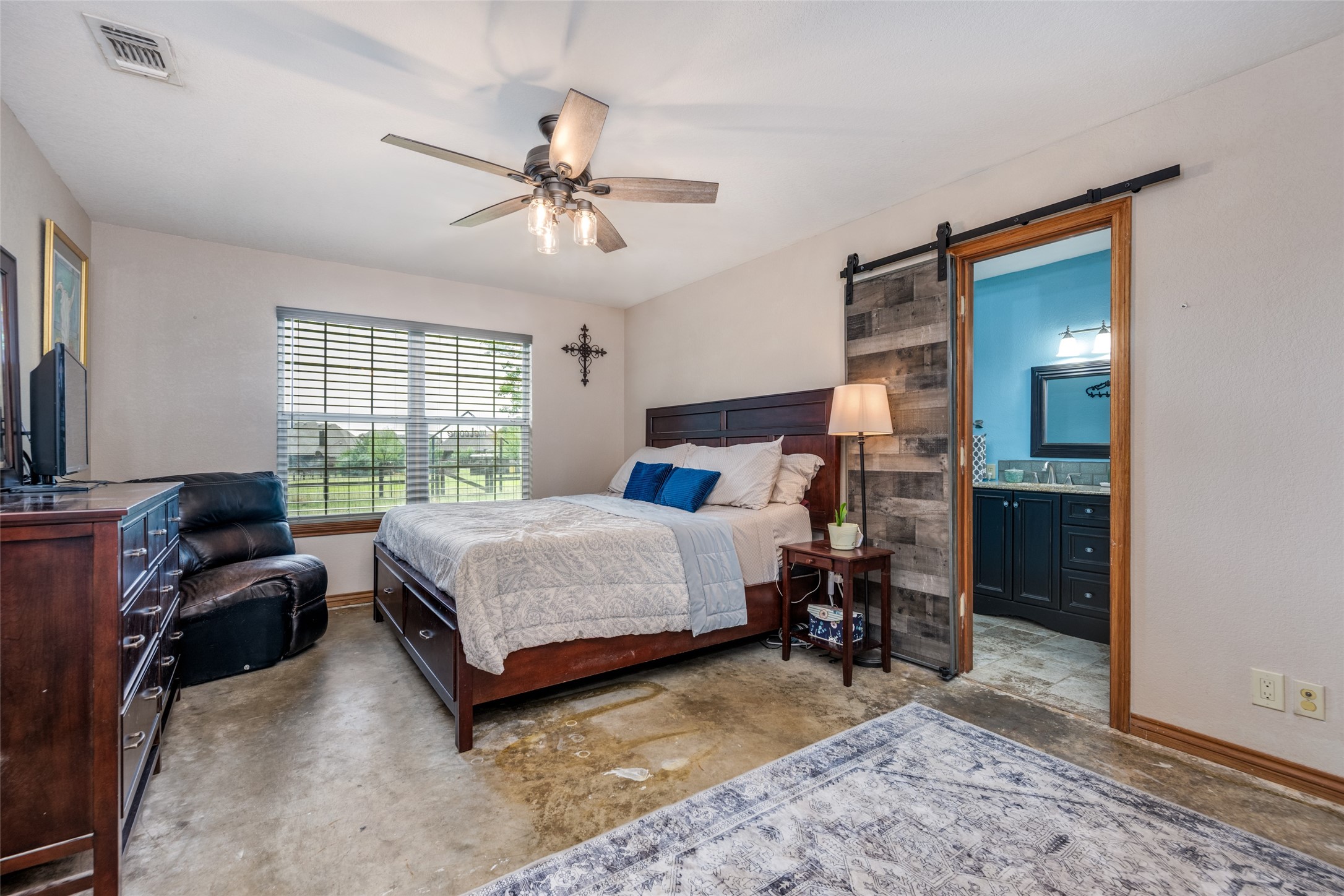 13647 Fm 407 Justin TX 76247