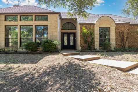 908 Forest Glen Drive Desoto TX 75115