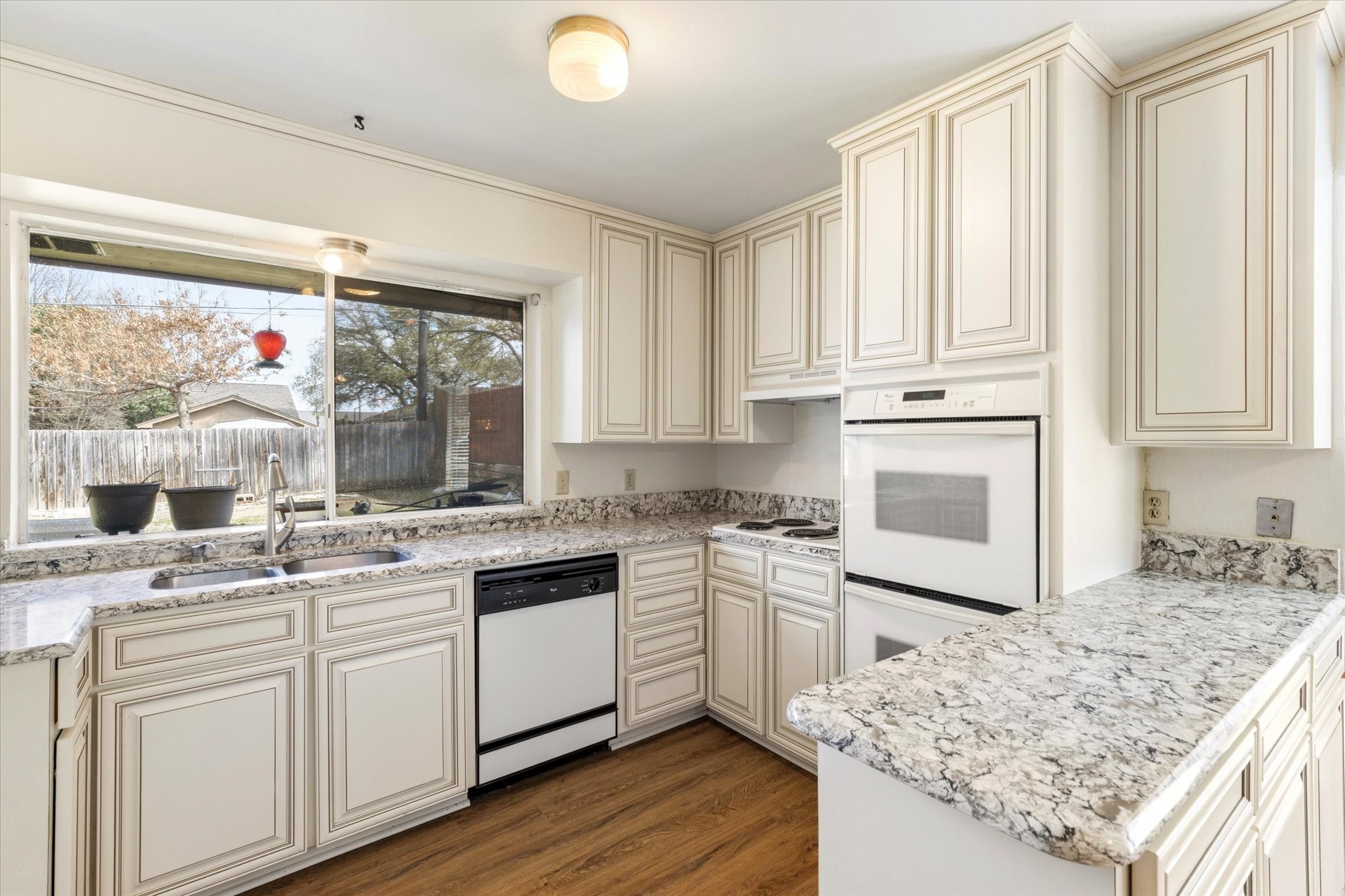 1905 Alamo Drive Arlington TX 76012