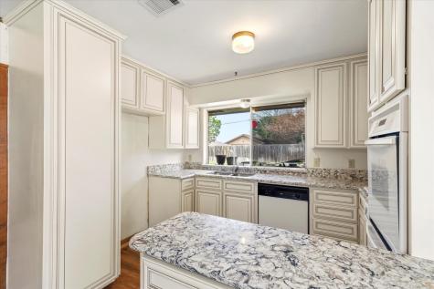1905 Alamo Drive Arlington TX 76012