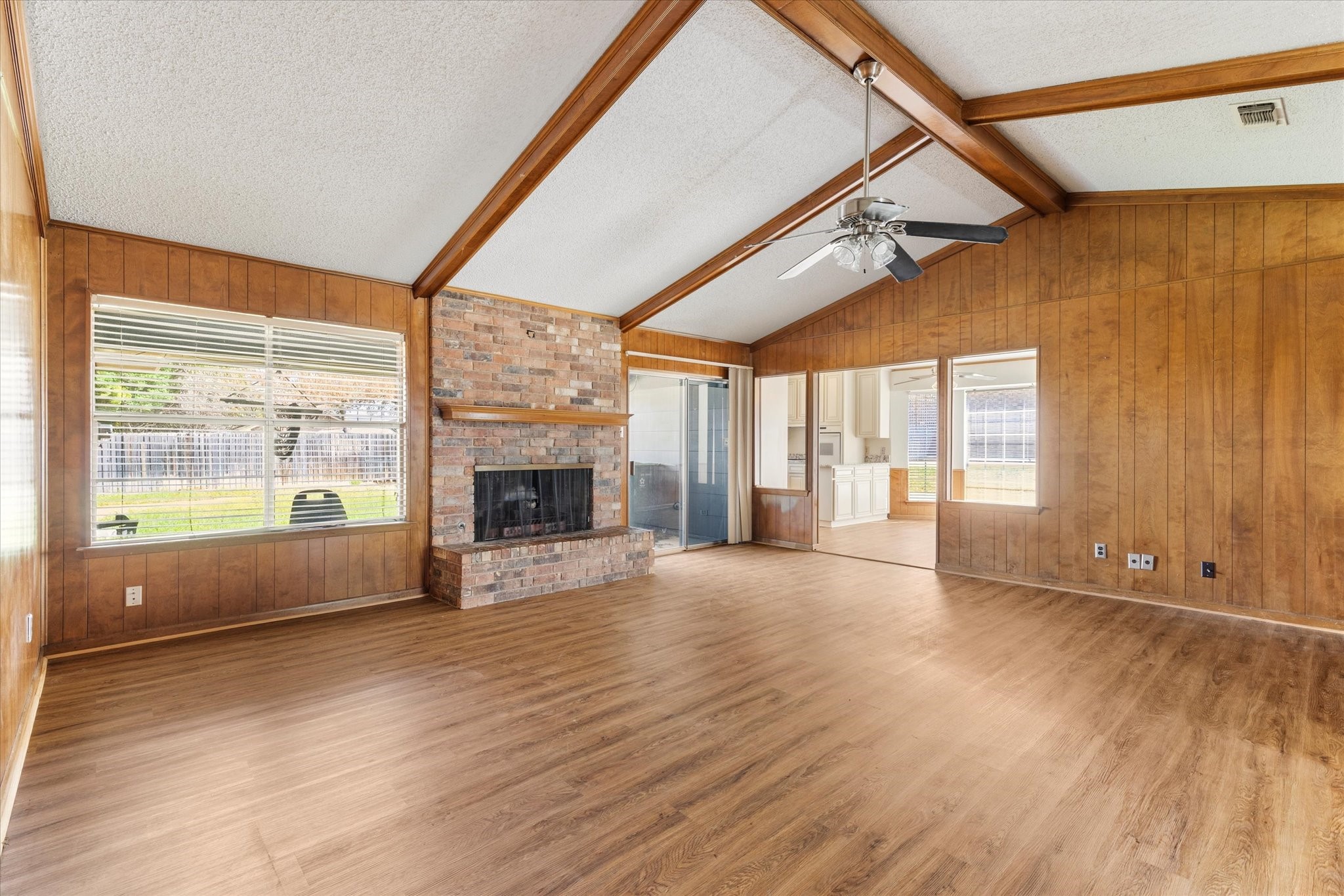 1905 Alamo Drive Arlington TX 76012