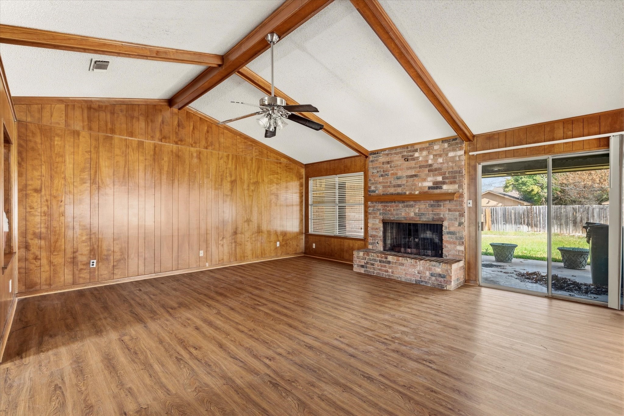 1905 Alamo Drive Arlington TX 76012
