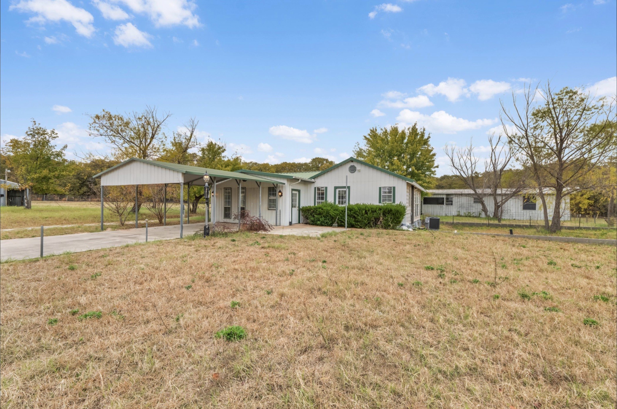 328 Creekview Meadows Drive Springtown TX 76082