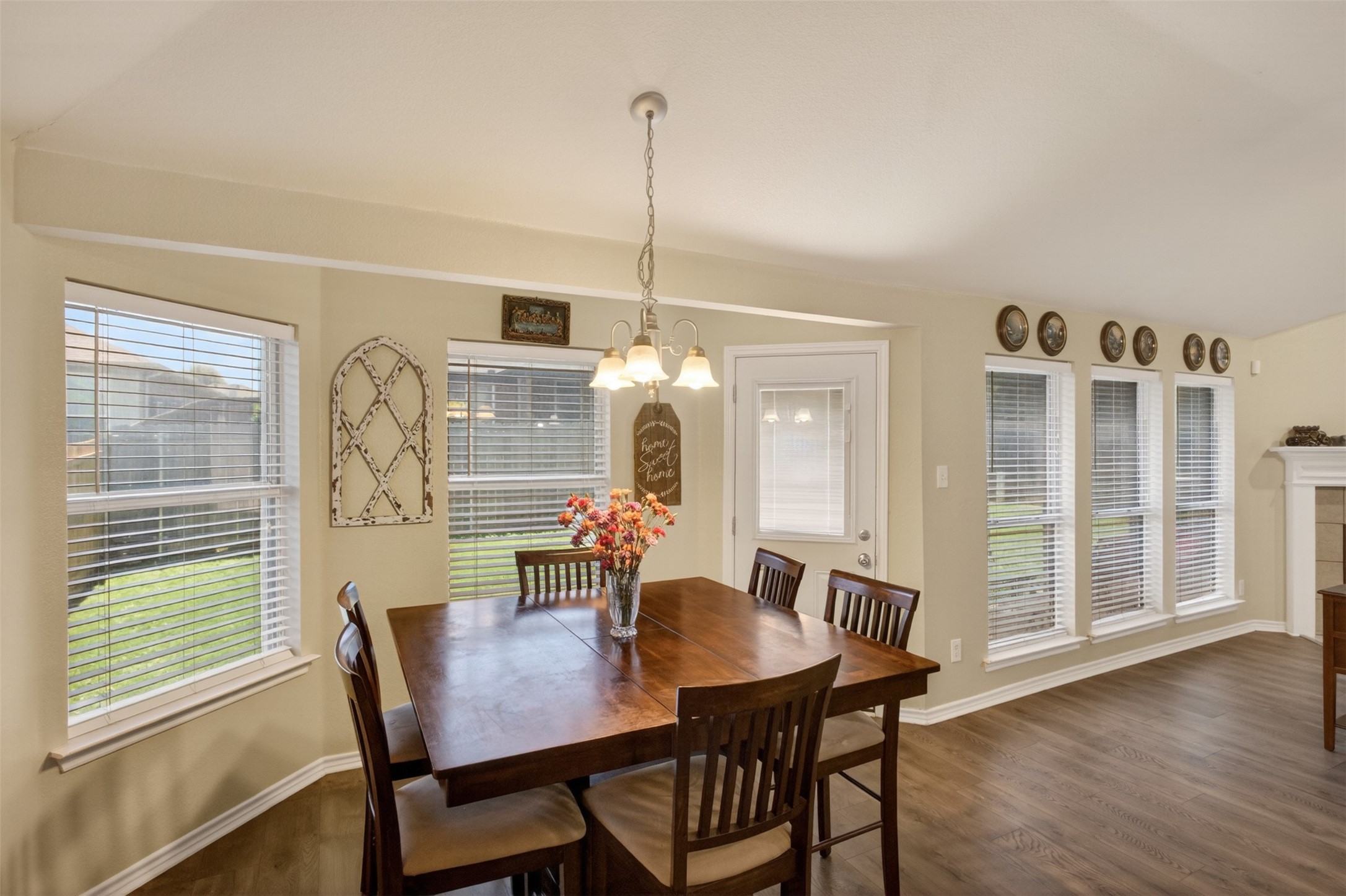 1913 Wahoo Drive Mansfield TX 76063