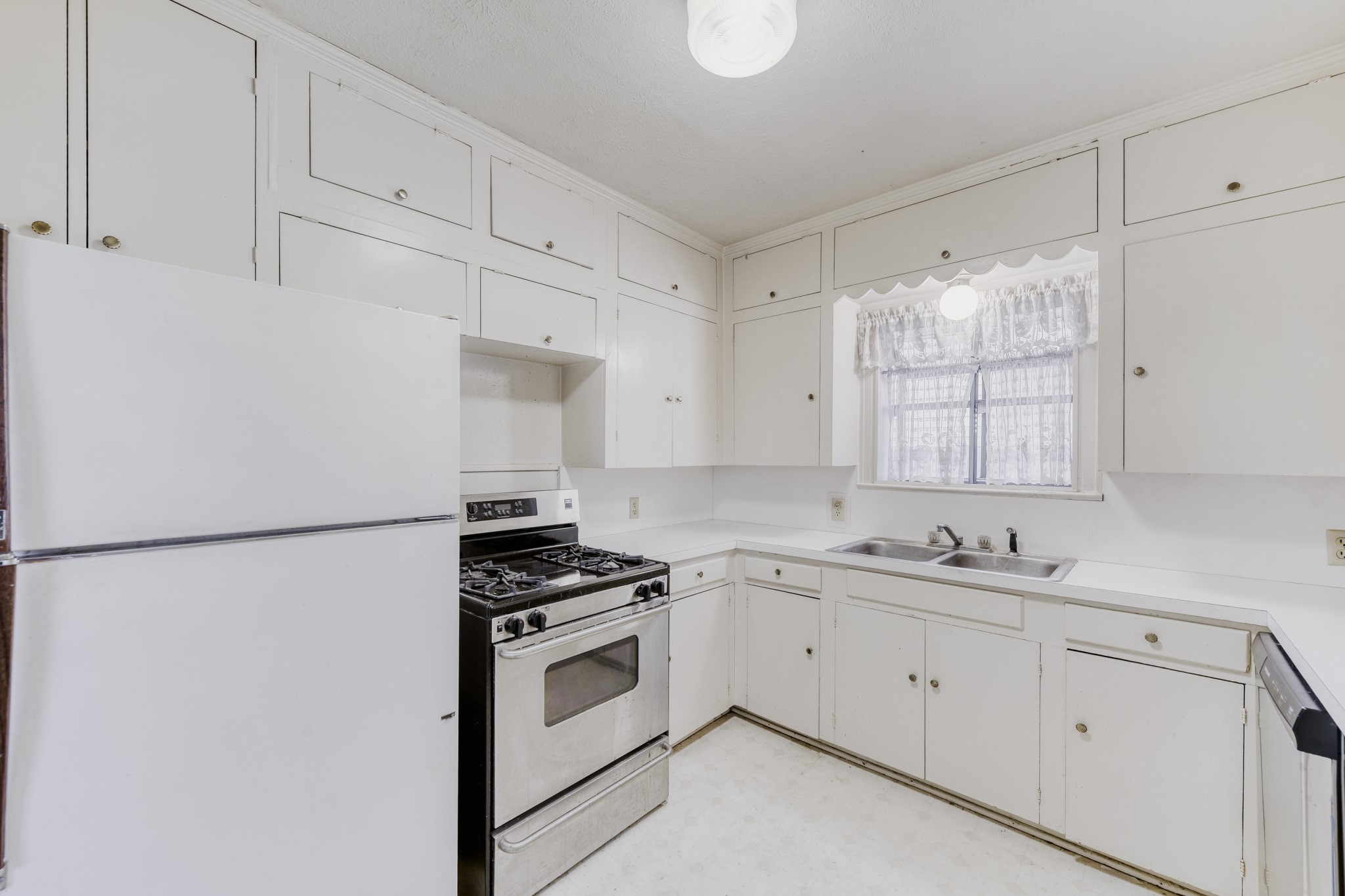 5833 E Mockingbird Lane Dallas TX 75206
