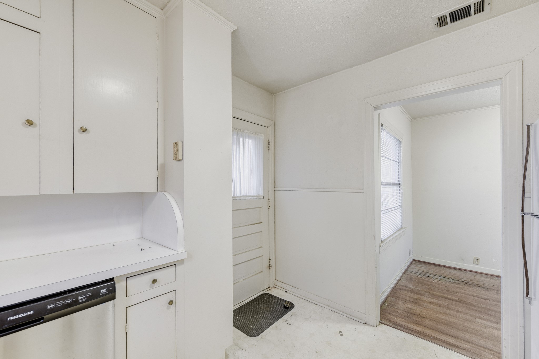 5833 E Mockingbird Lane Dallas TX 75206