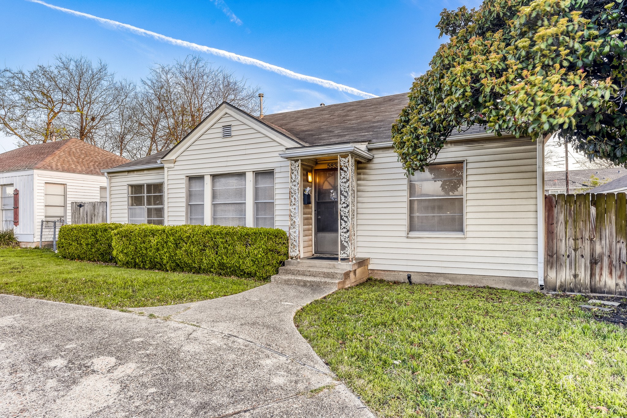 5833 E Mockingbird Lane Dallas TX 75206