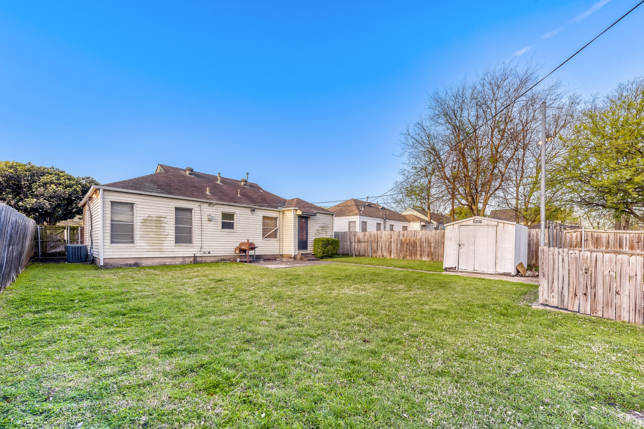 5833 E Mockingbird Lane Dallas TX 75206