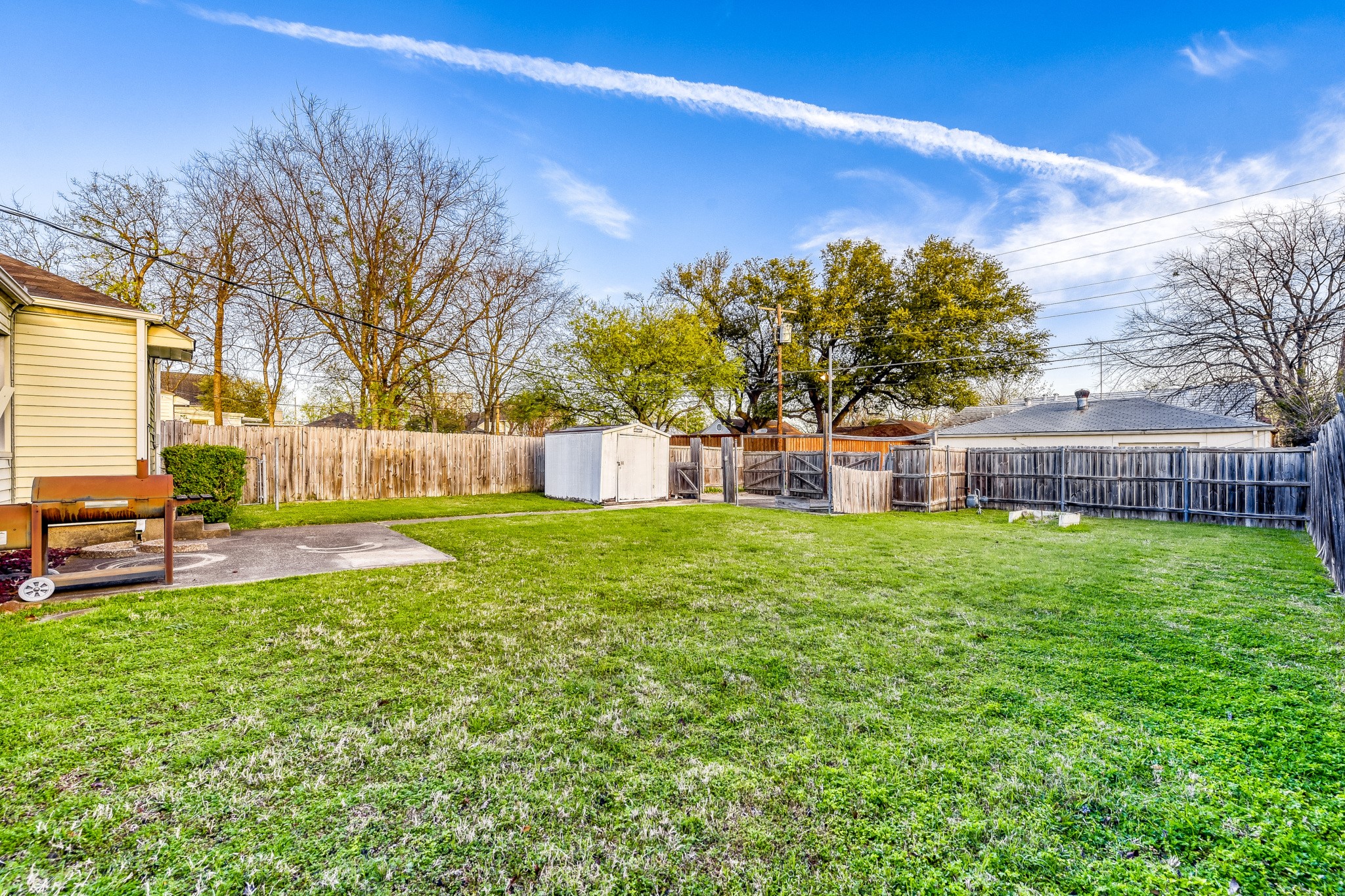 5833 E Mockingbird Lane Dallas TX 75206