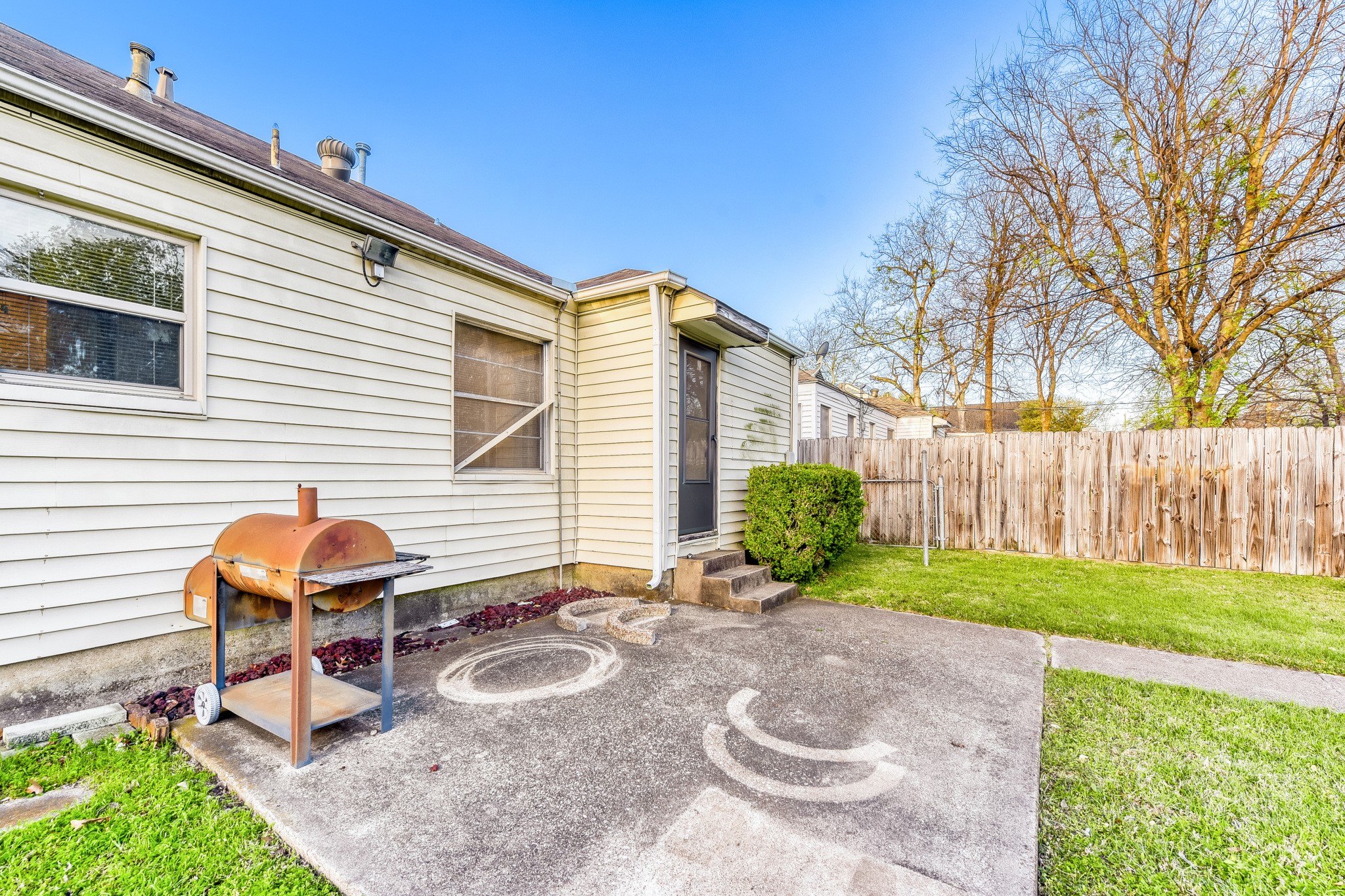 5833 E Mockingbird Lane Dallas TX 75206