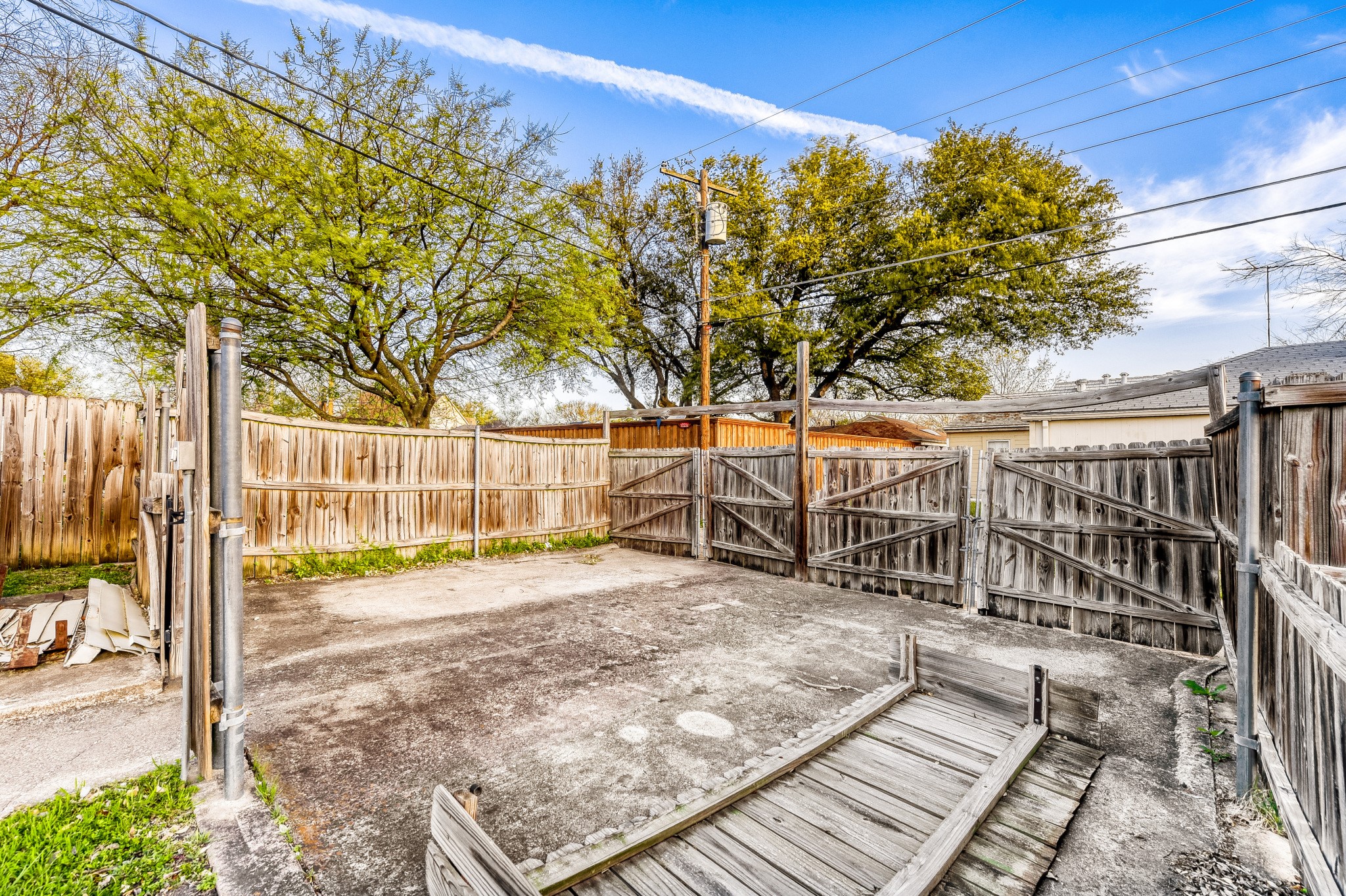 5833 E Mockingbird Lane Dallas TX 75206