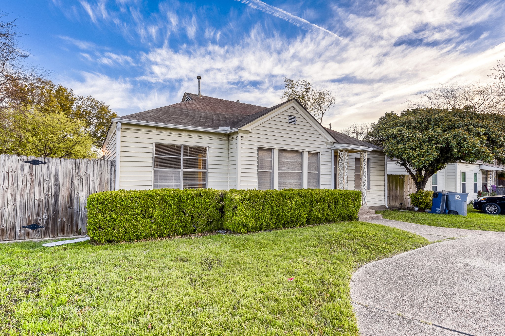 5833 E Mockingbird Lane Dallas TX 75206