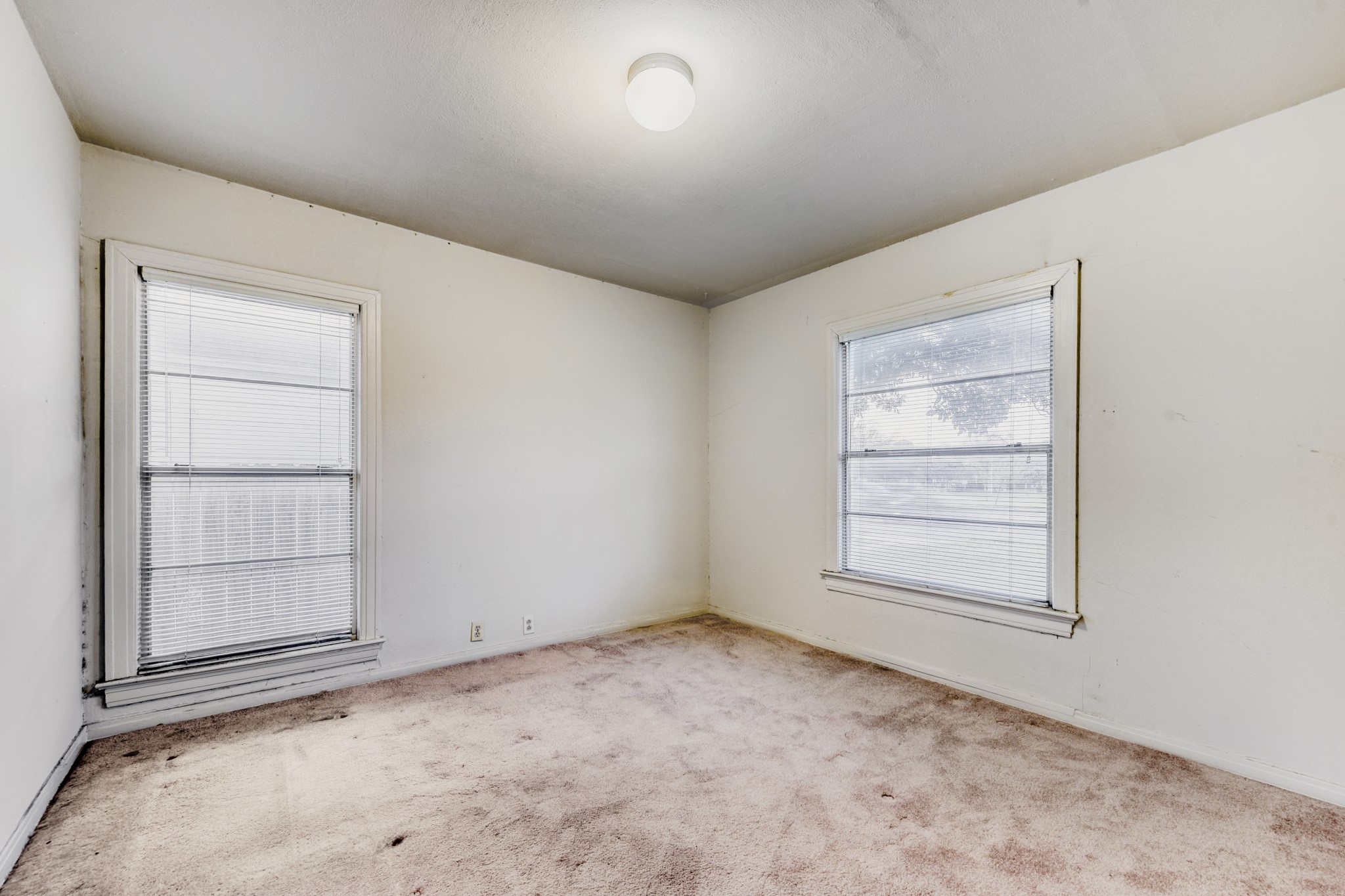 5833 E Mockingbird Lane Dallas TX 75206