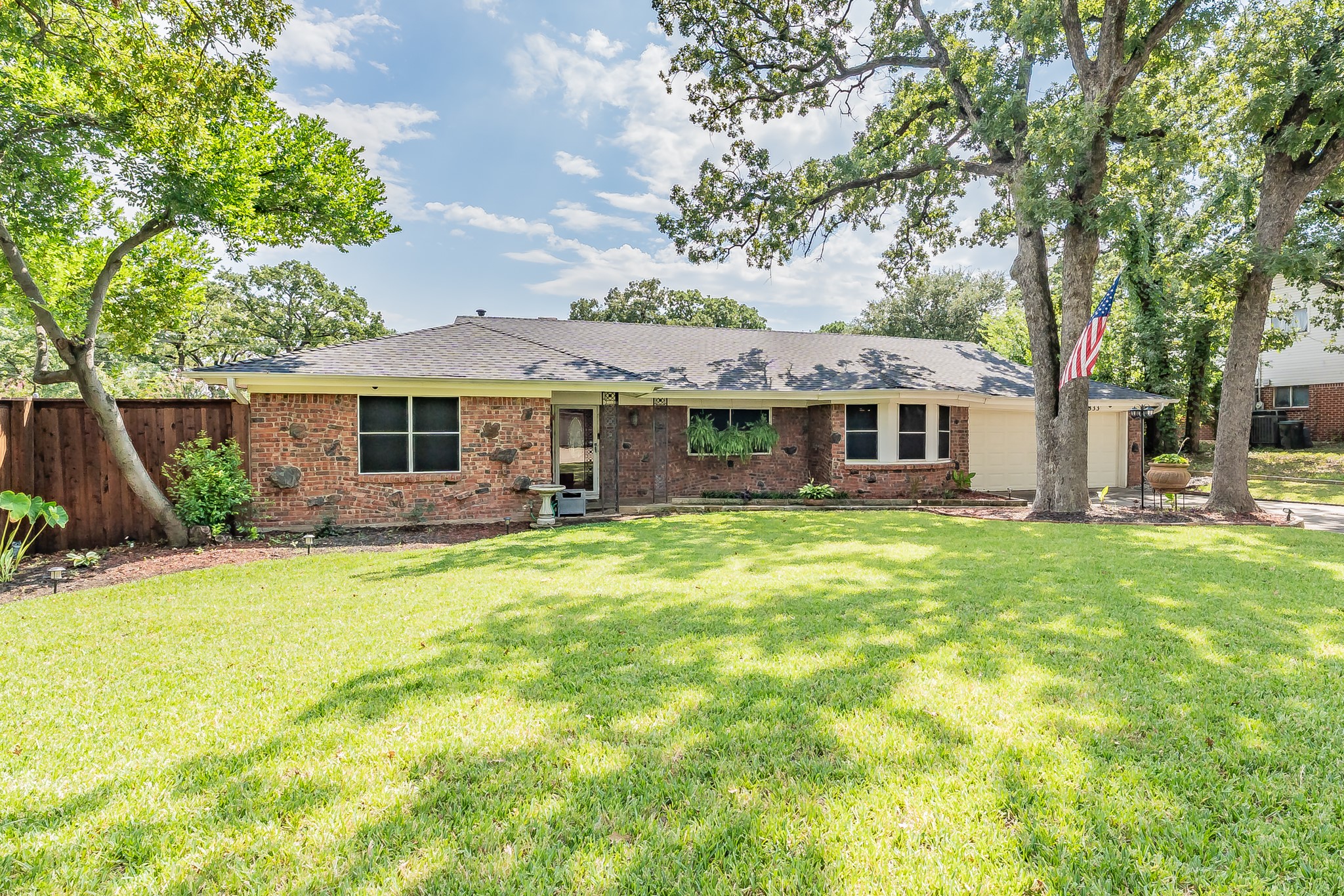 833 W Cheryl Avenue Hurst TX 76053