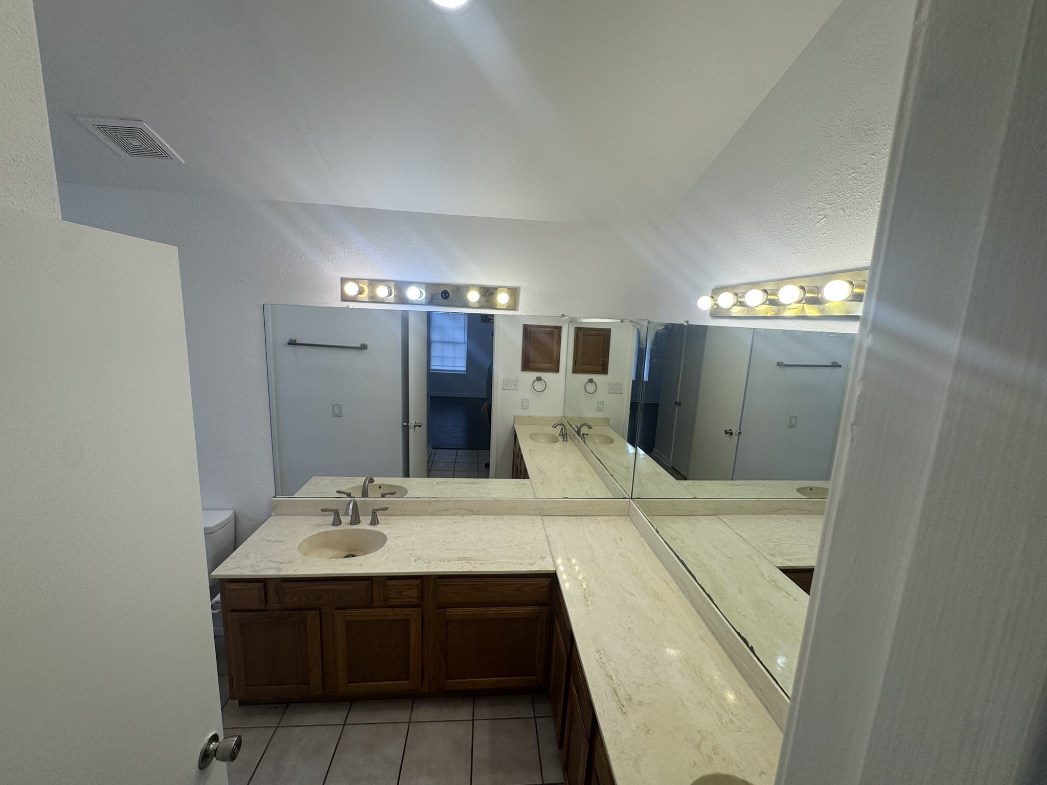 301 Spanish Moss Drive Arlington TX 76018