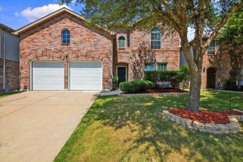 1135 Blue Jay Drive Aubrey TX 76227