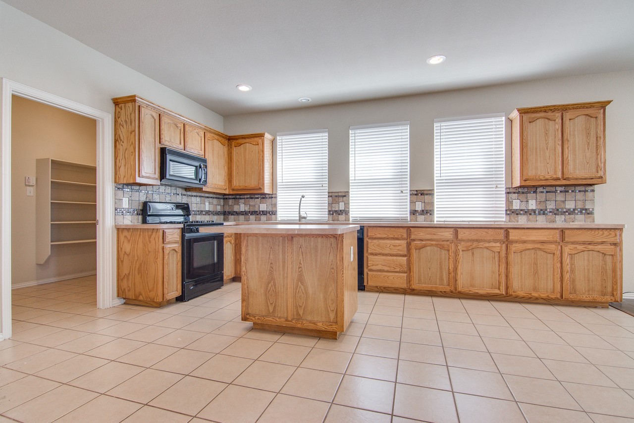 11800 Porcupine Drive Fort Worth TX 76244