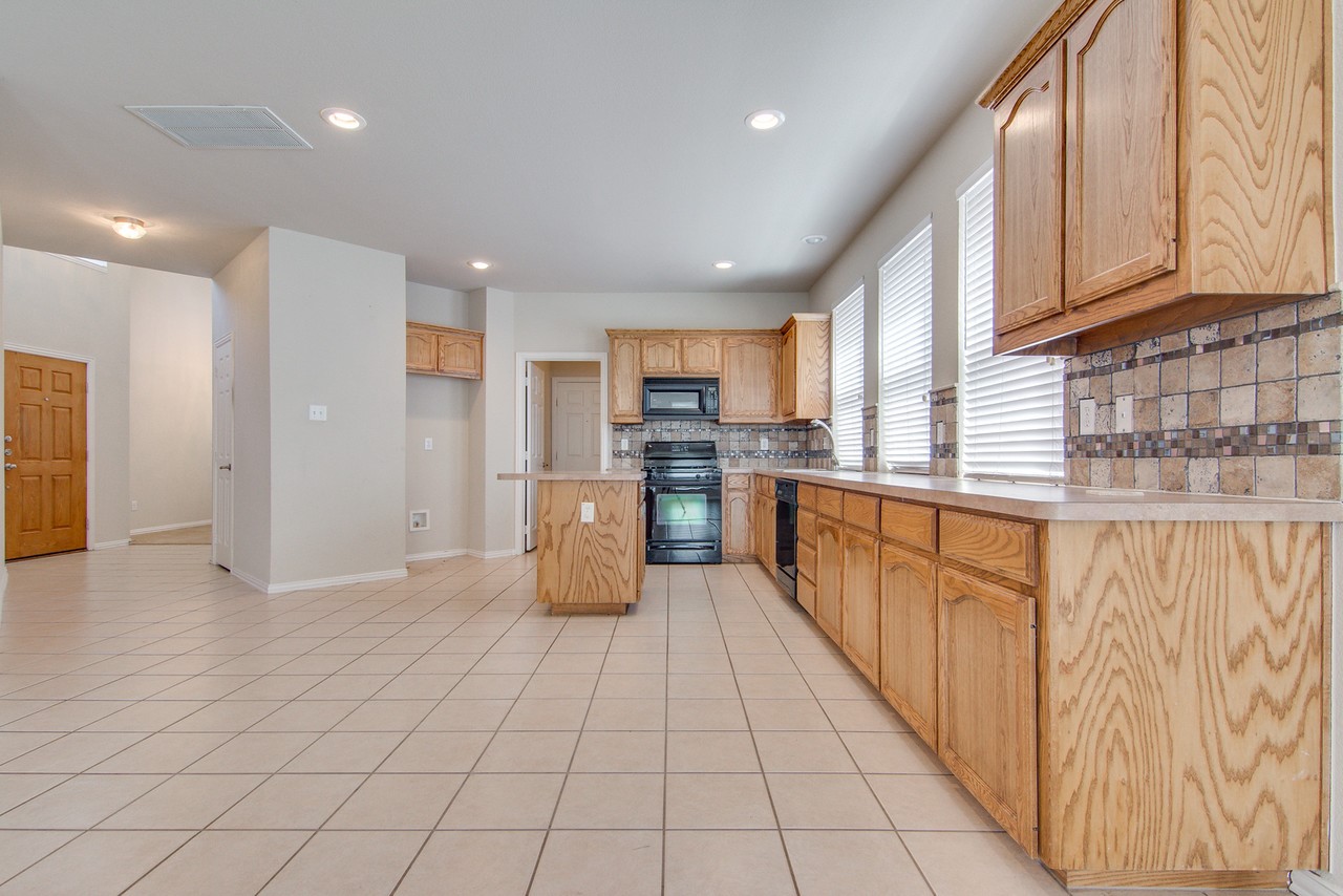 11800 Porcupine Drive Fort Worth TX 76244