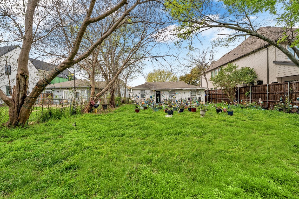 8426 Ridgelea Street Dallas TX 75209