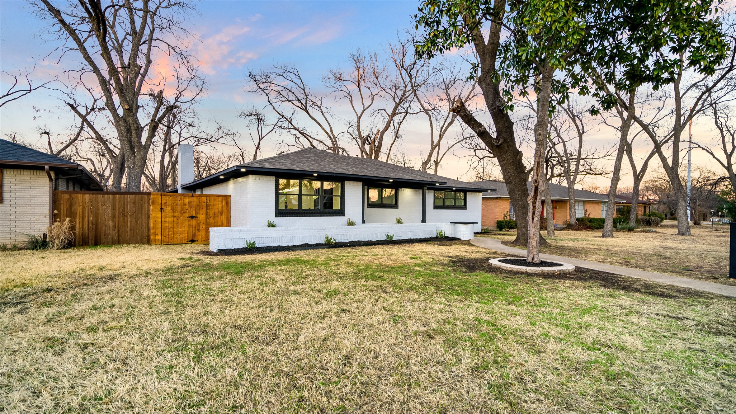 3323 Mapleleaf Lane Dallas TX 75233