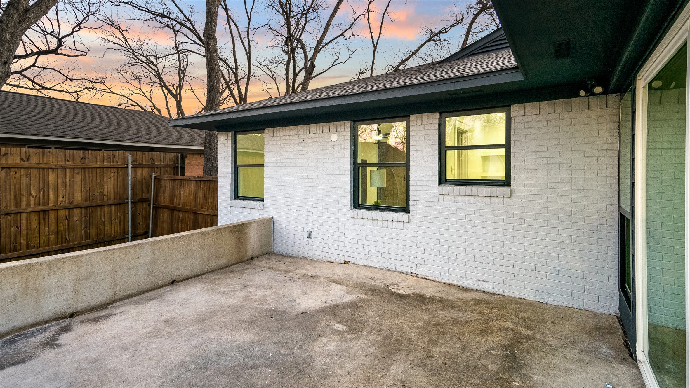 3323 Mapleleaf Lane Dallas TX 75233